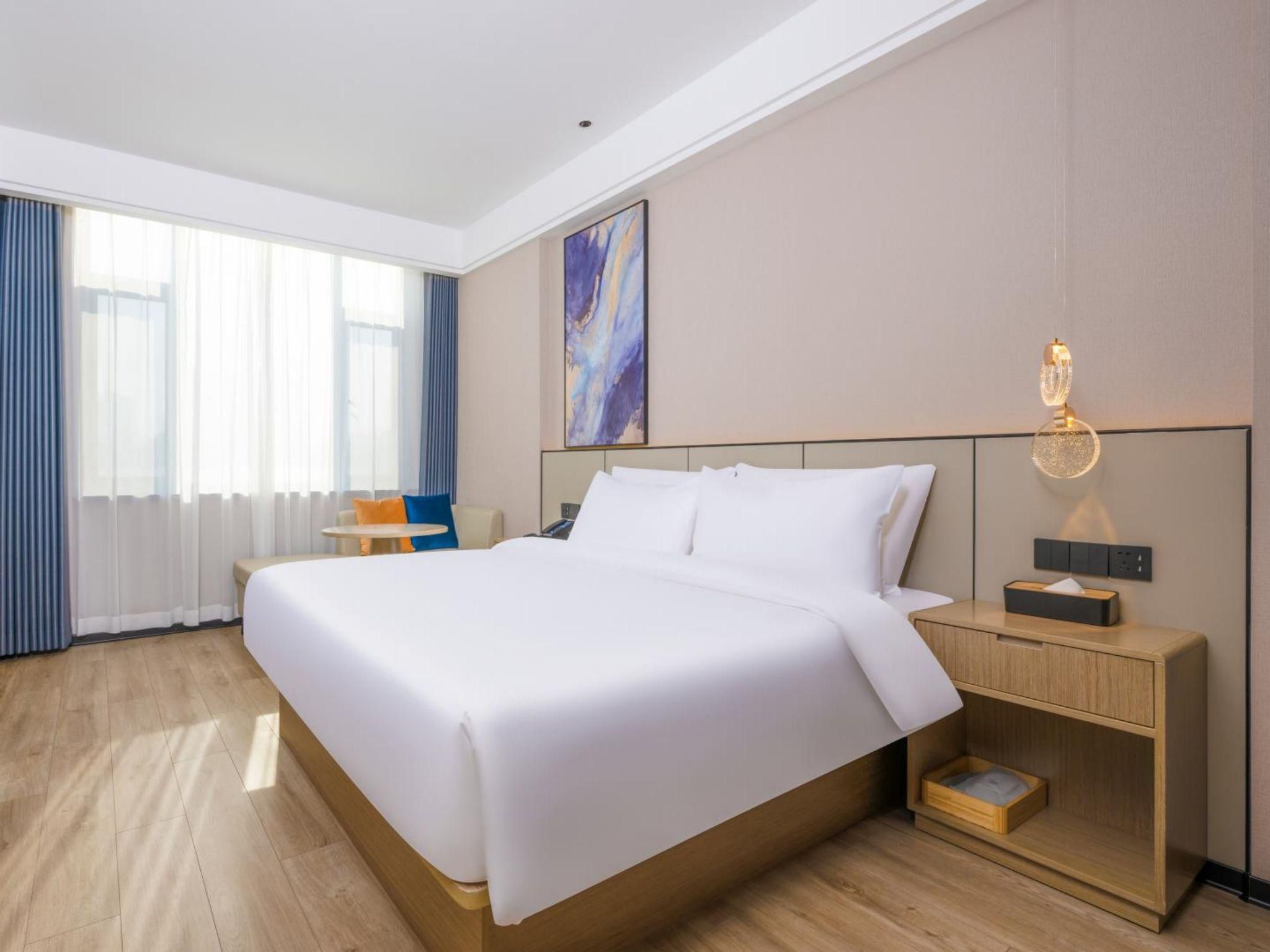 Queen Superior Room