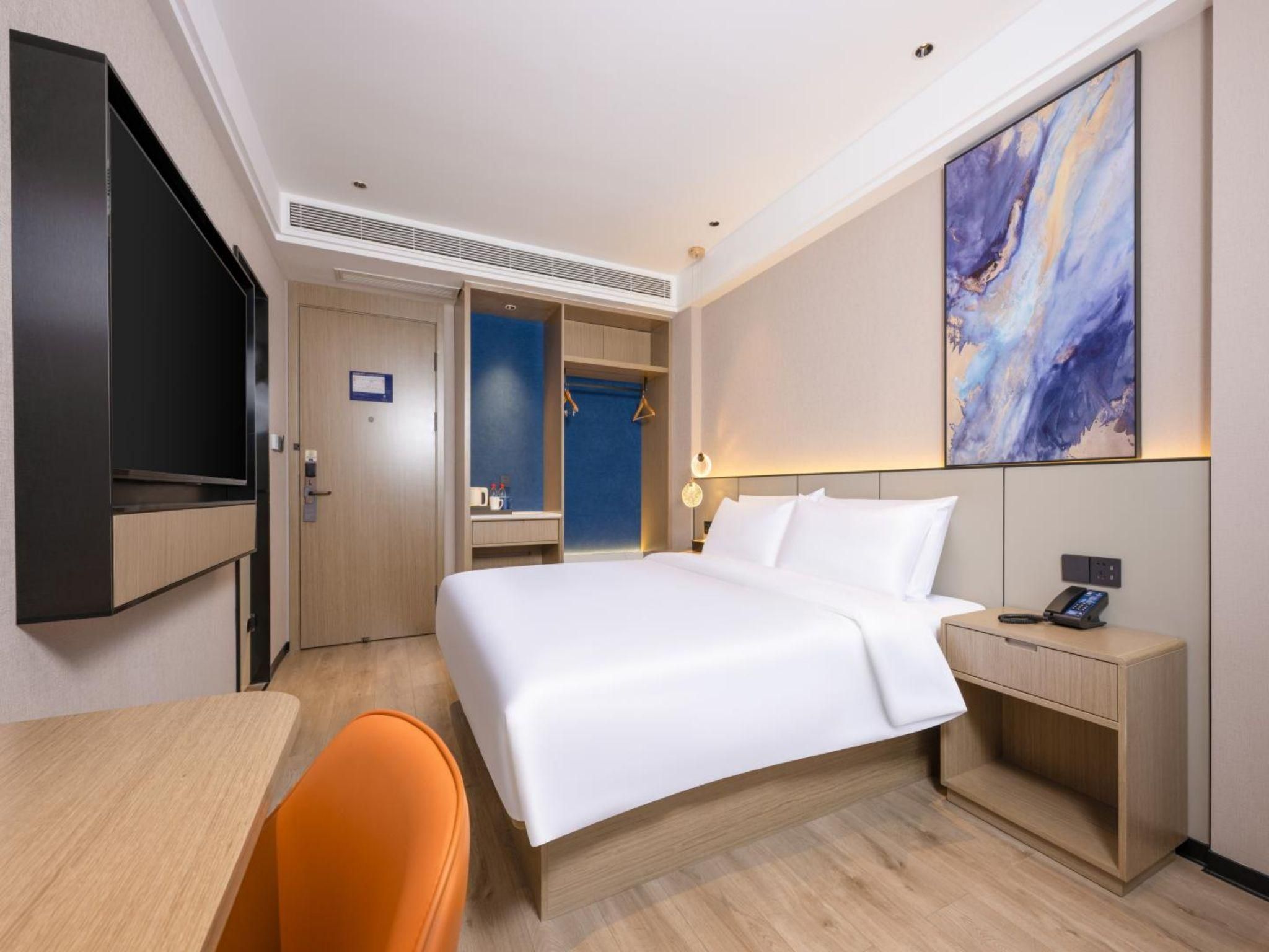 Queen Superior Room