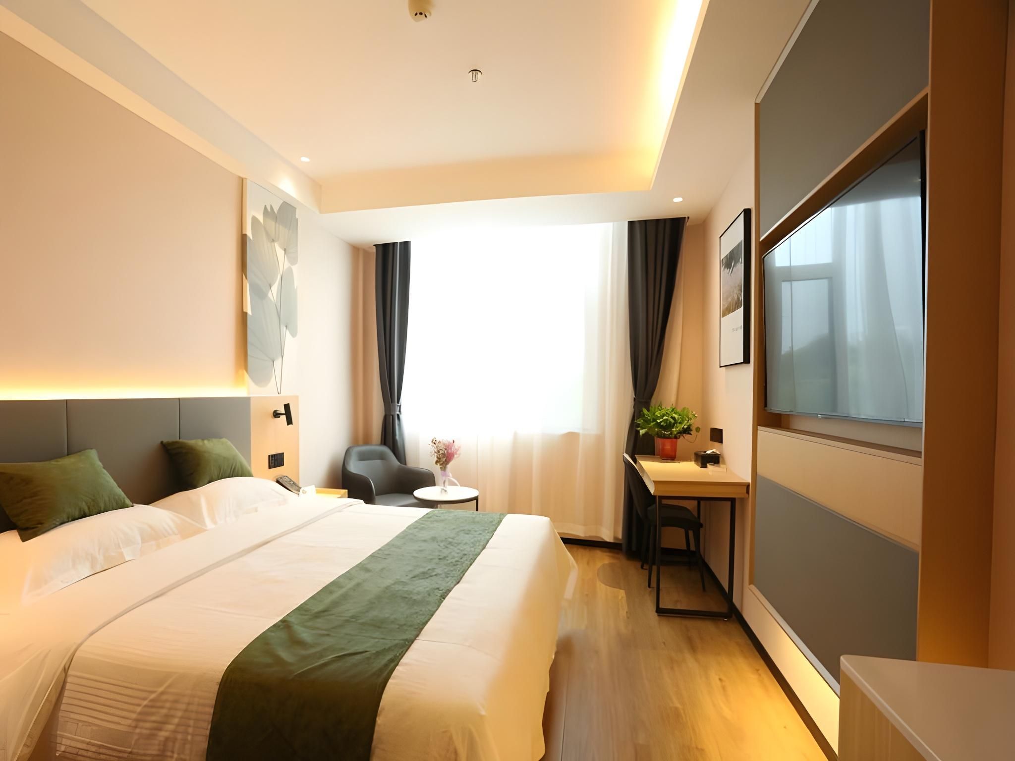 Feature Queen Room