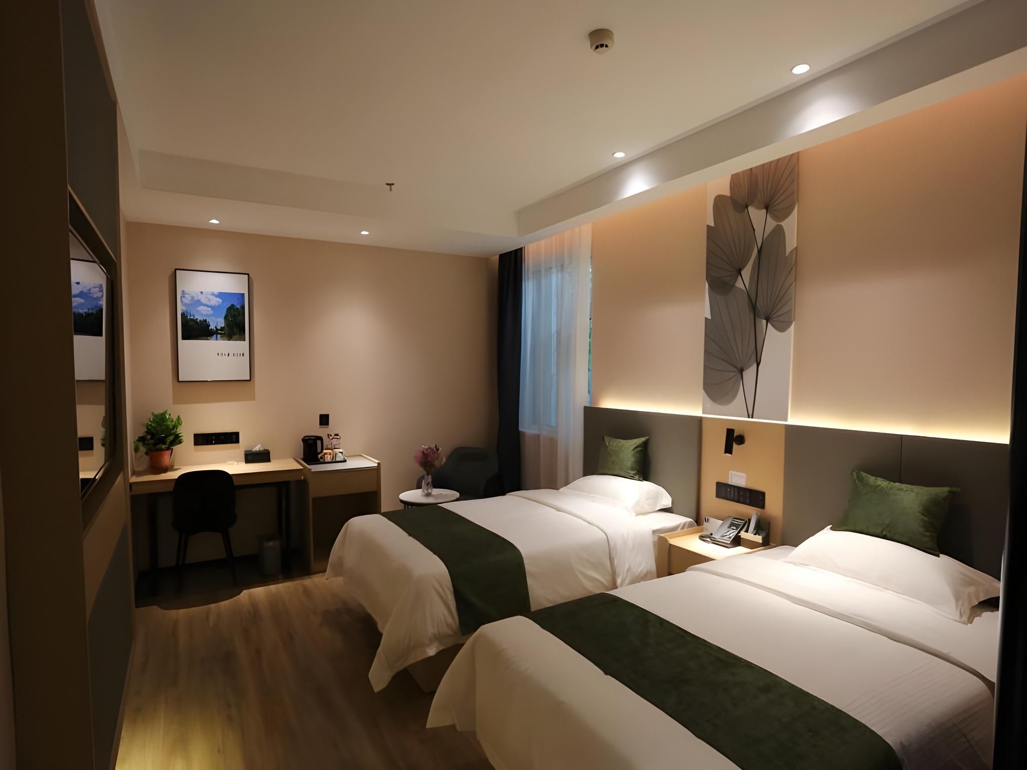 2 Bed Twin Superior Room