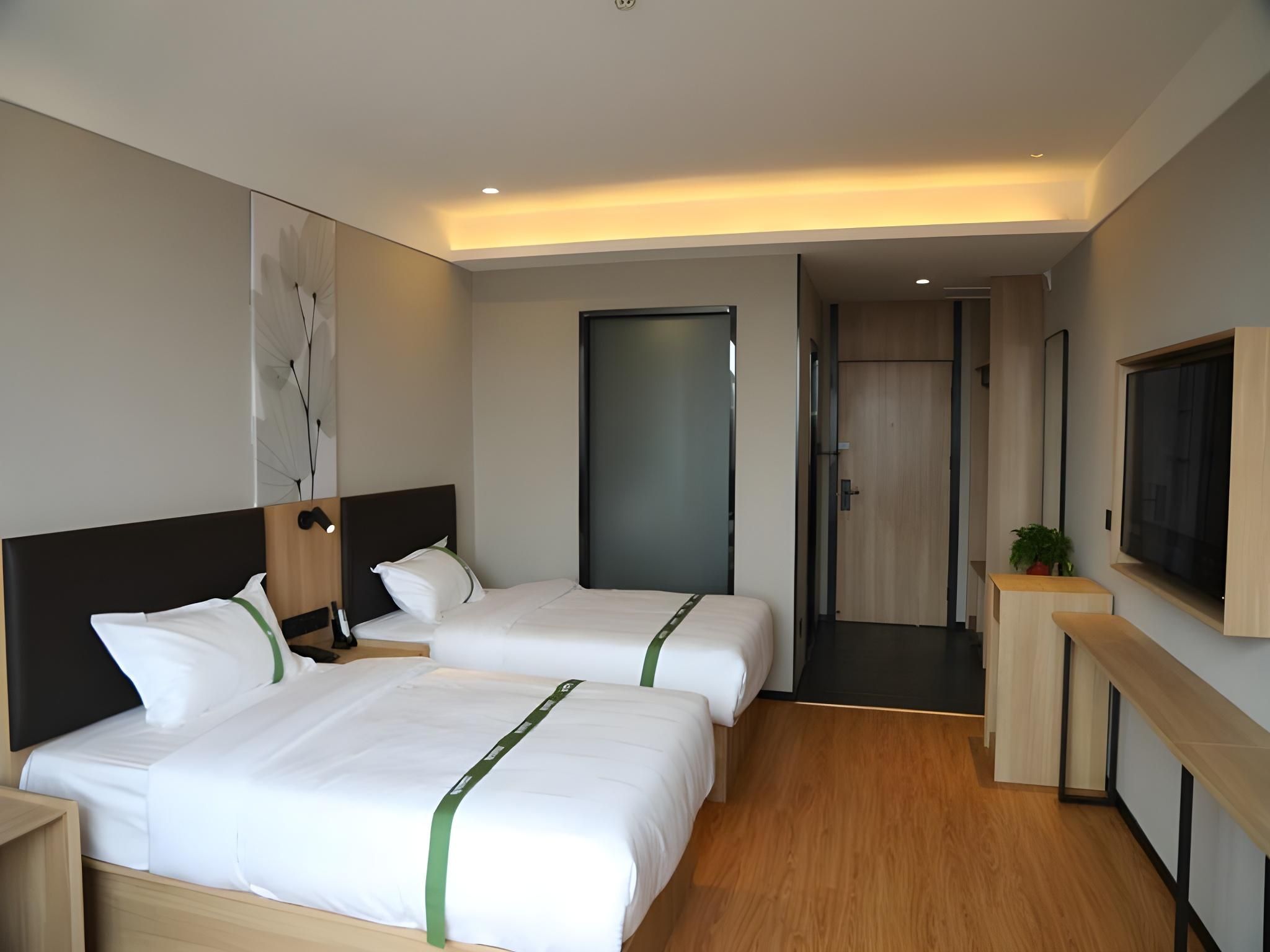 2 Bed Twin Superior Room