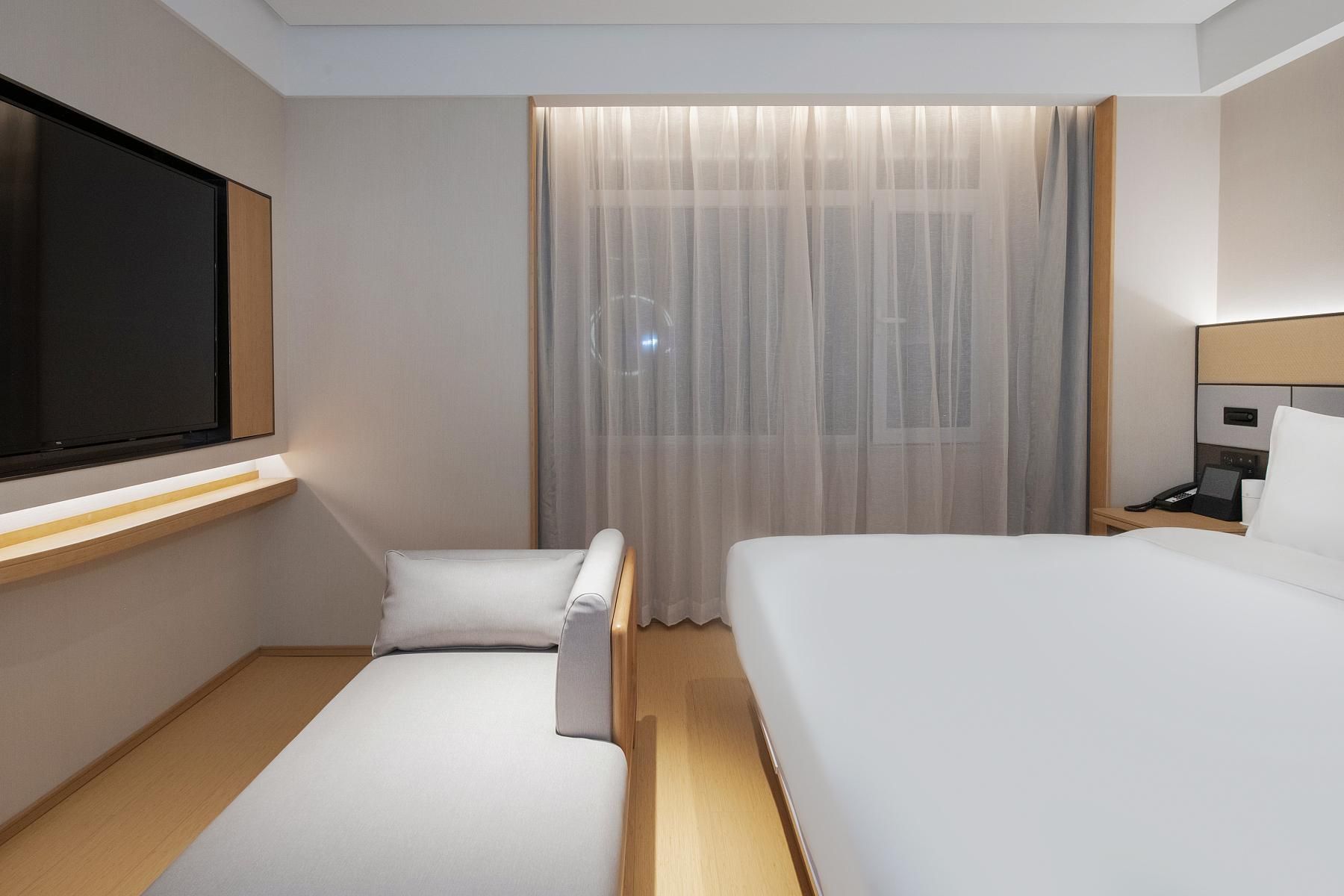 Huazhu - Superior BedRoom