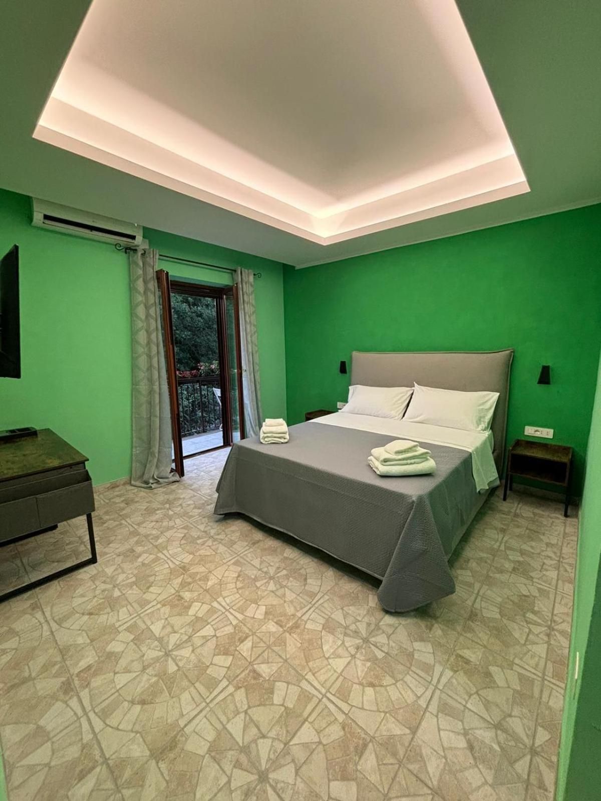 Double Room with Mountain View
