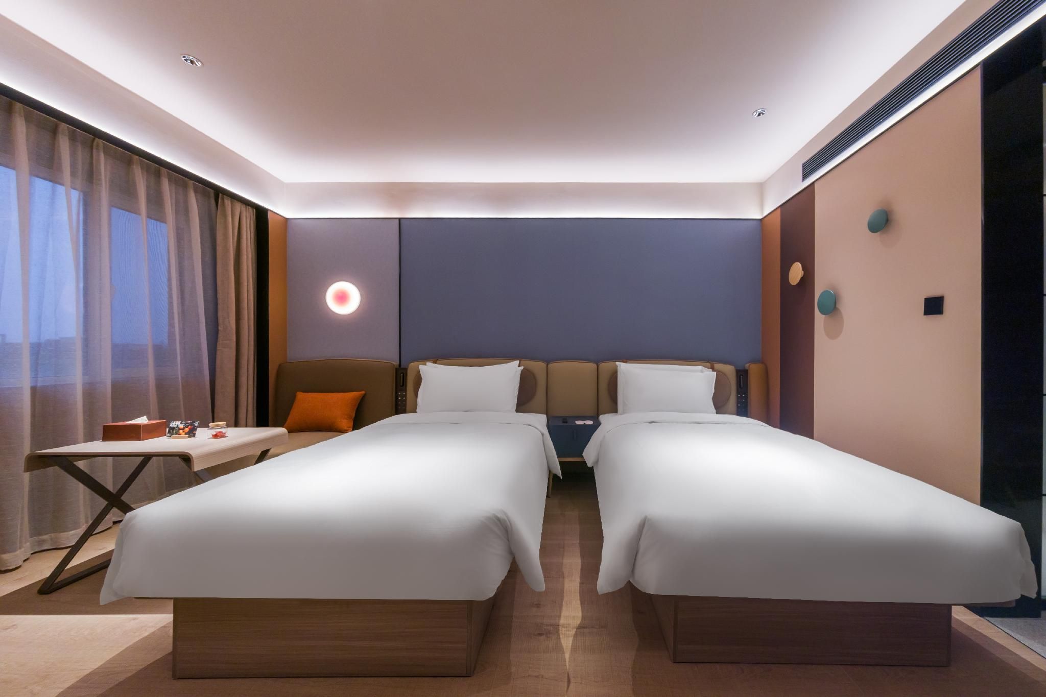 Twin Business Room