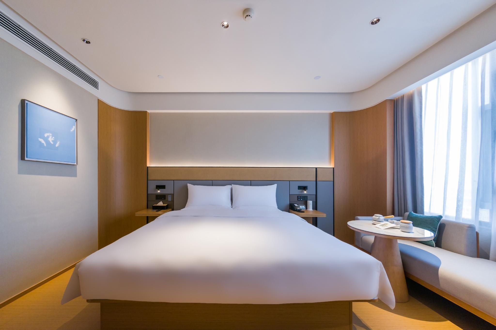 Business Queen Bed Room