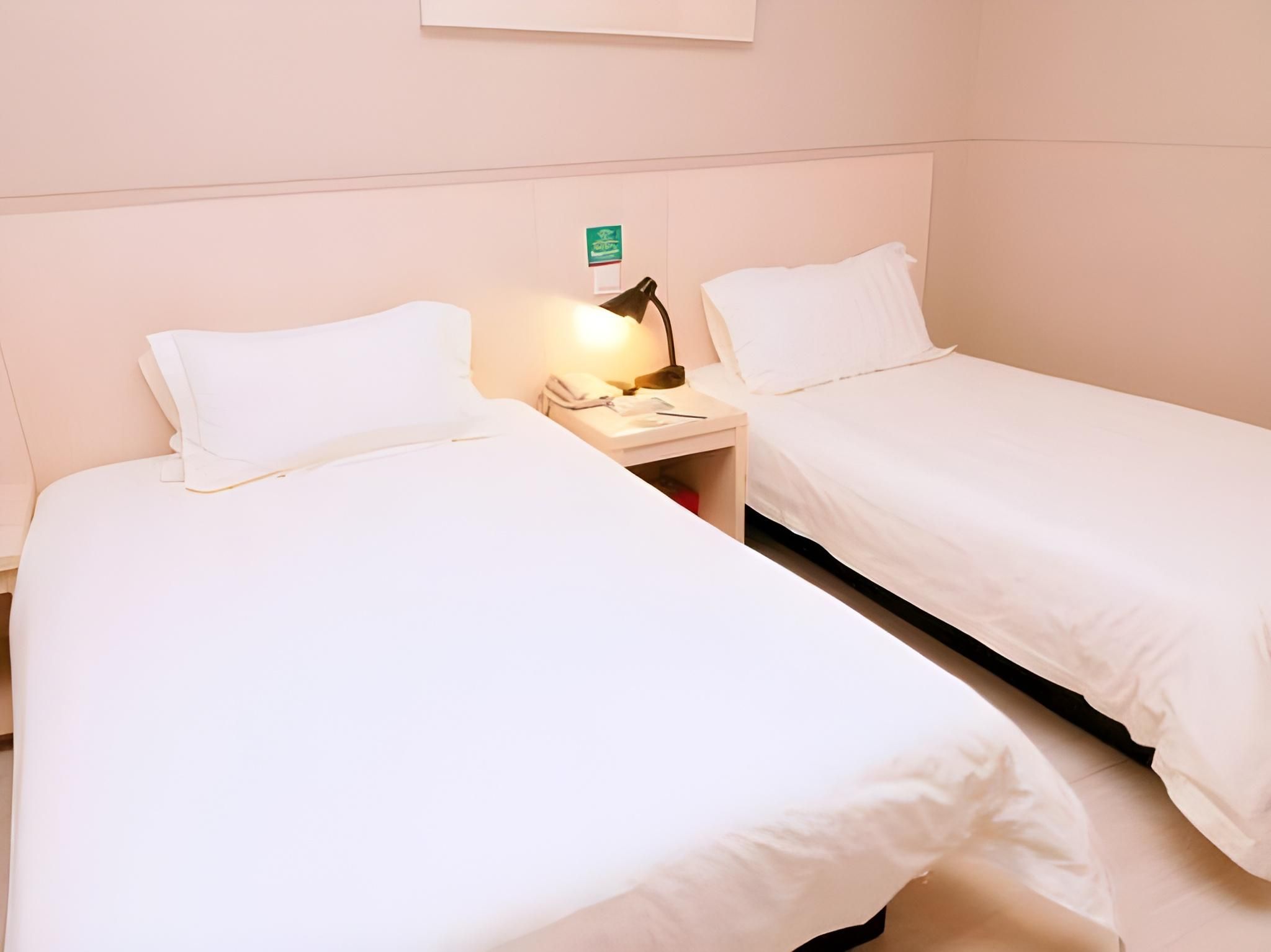 WH - Standard Daxiao Twin Room