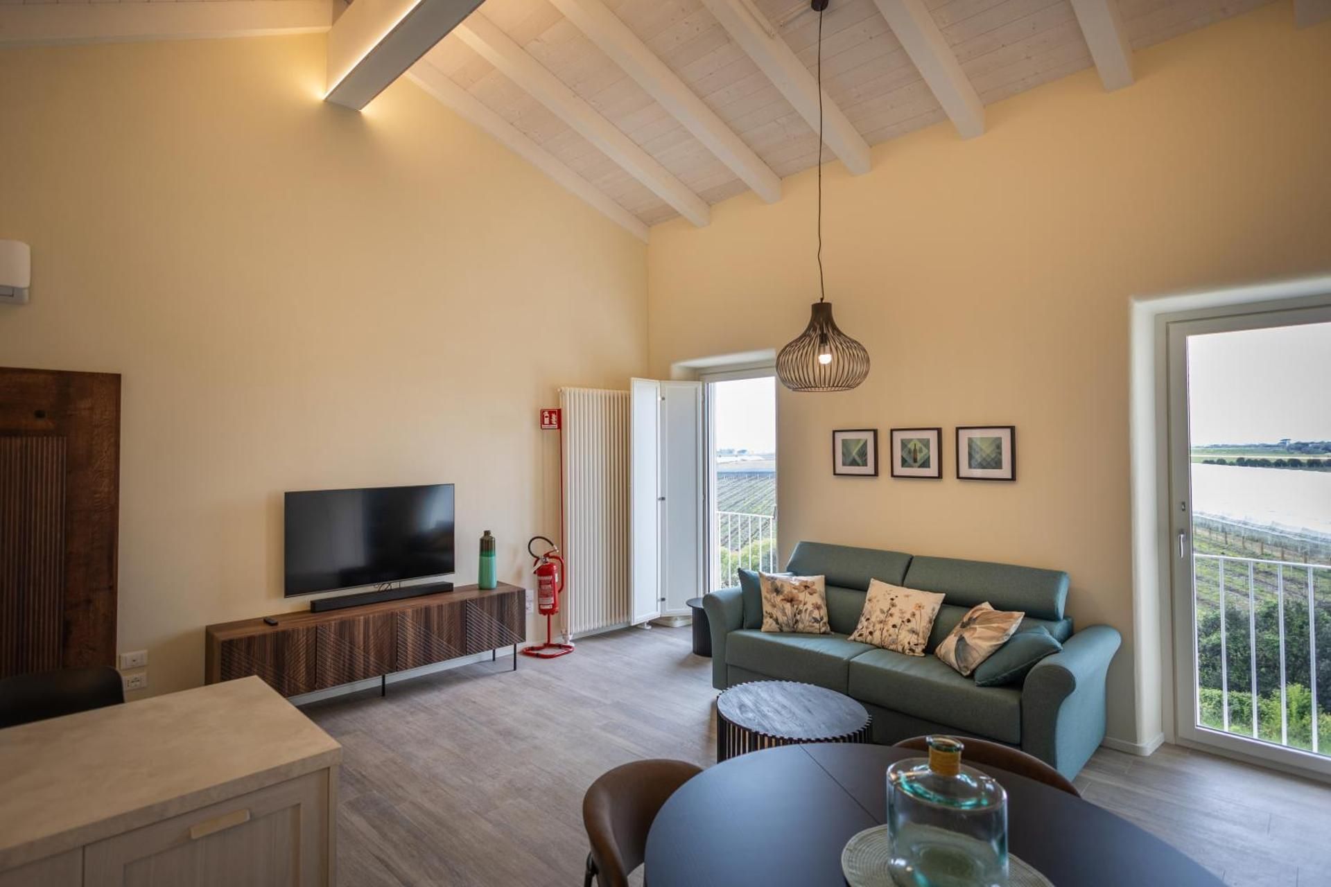 Deluxe King Suite