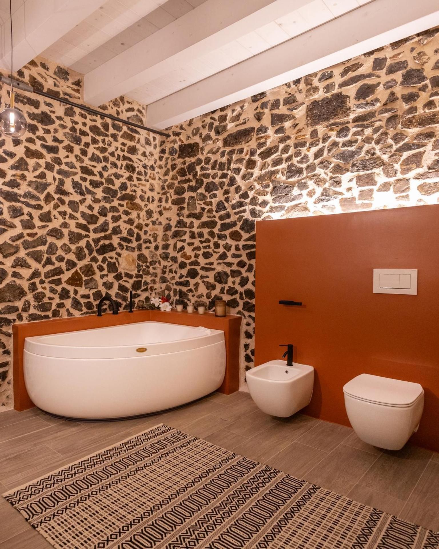 Deluxe Suite with Spa Bath