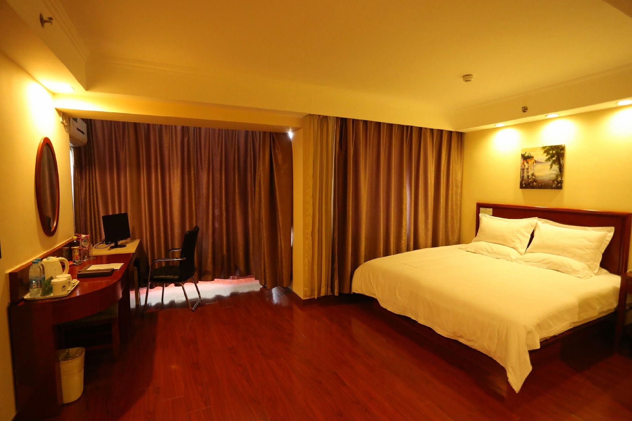 Business Queen Room