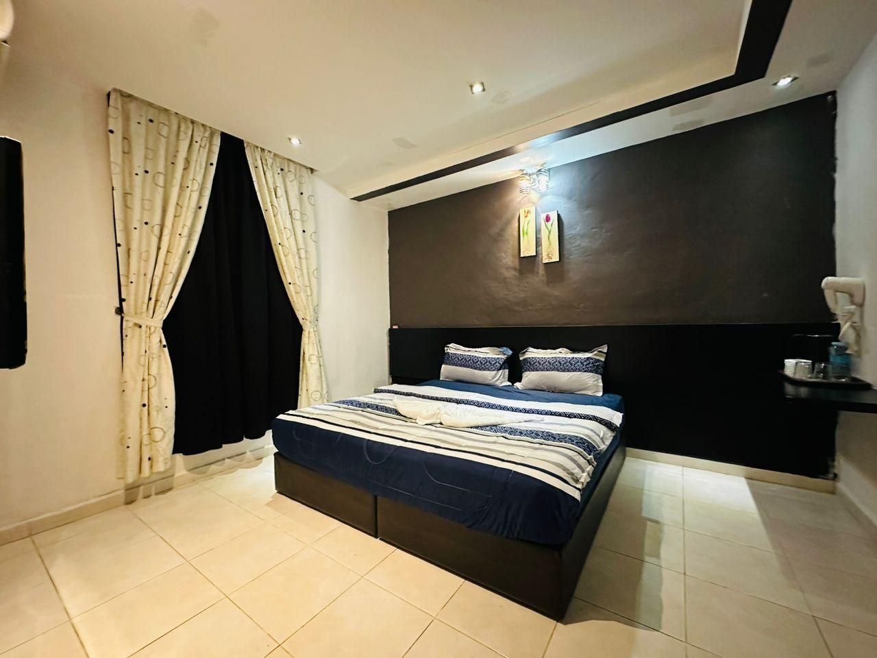 Kuu Inn Motel Deluxe Room with 1 King Bed