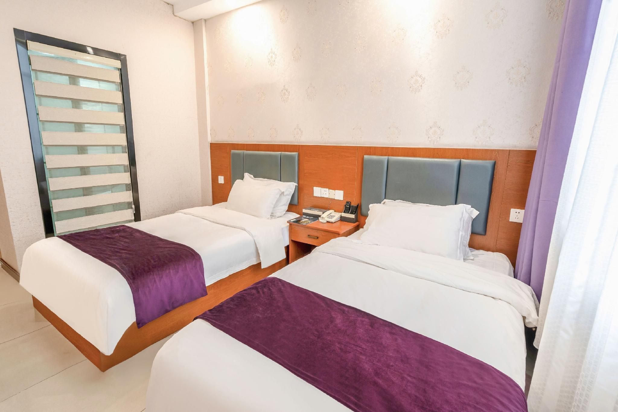 Twin Bussiness Room