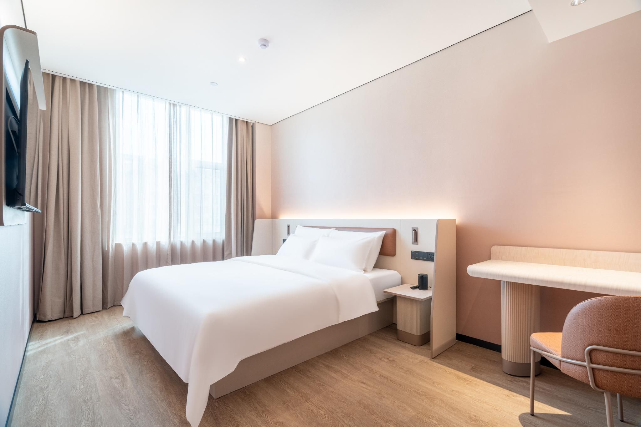 Business Queen Bed Room