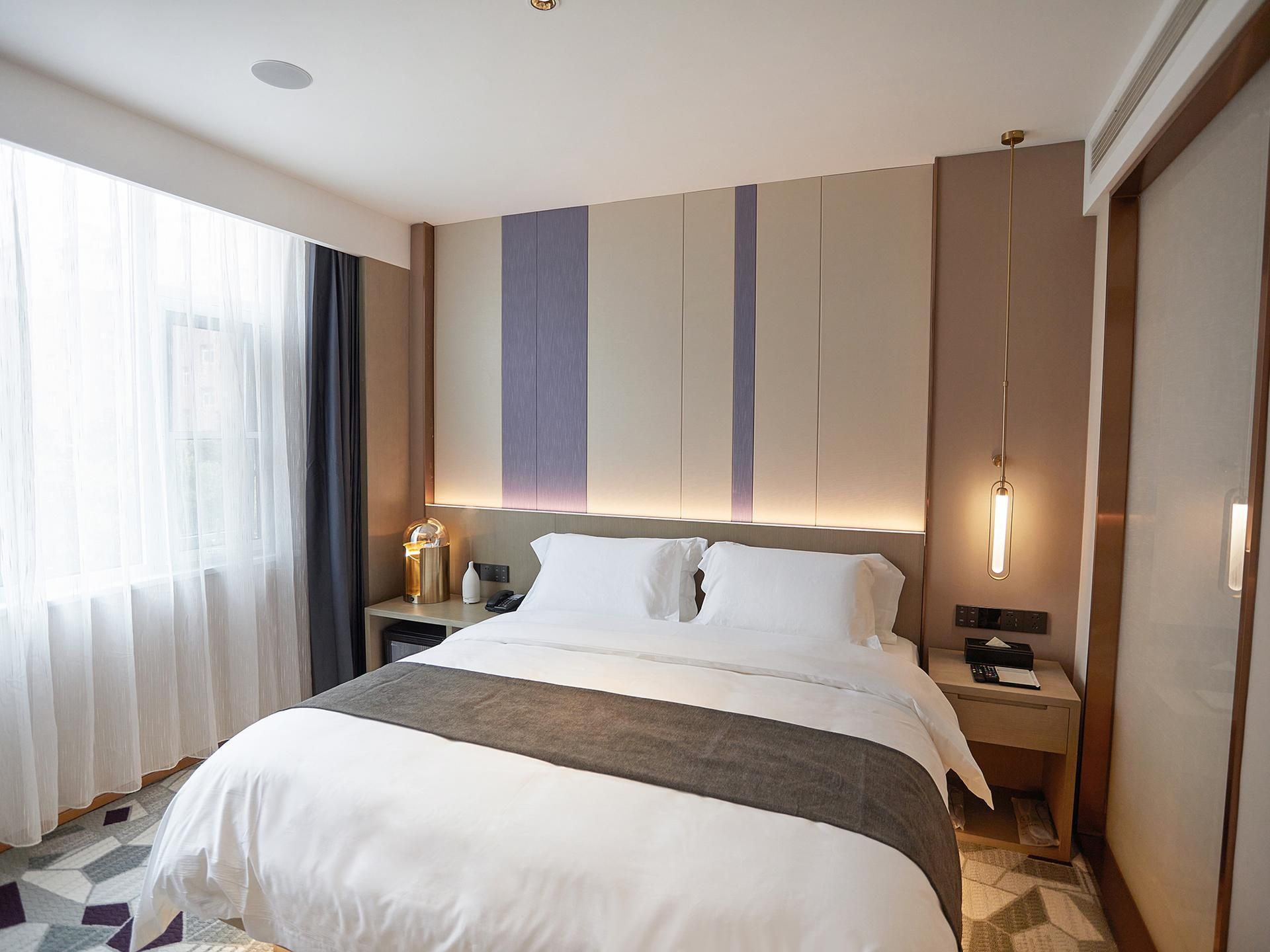 WH - Deluxe Bed Room