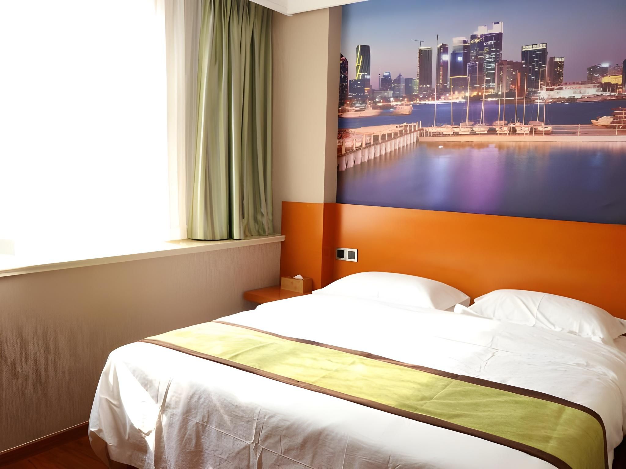 Business Queen Room