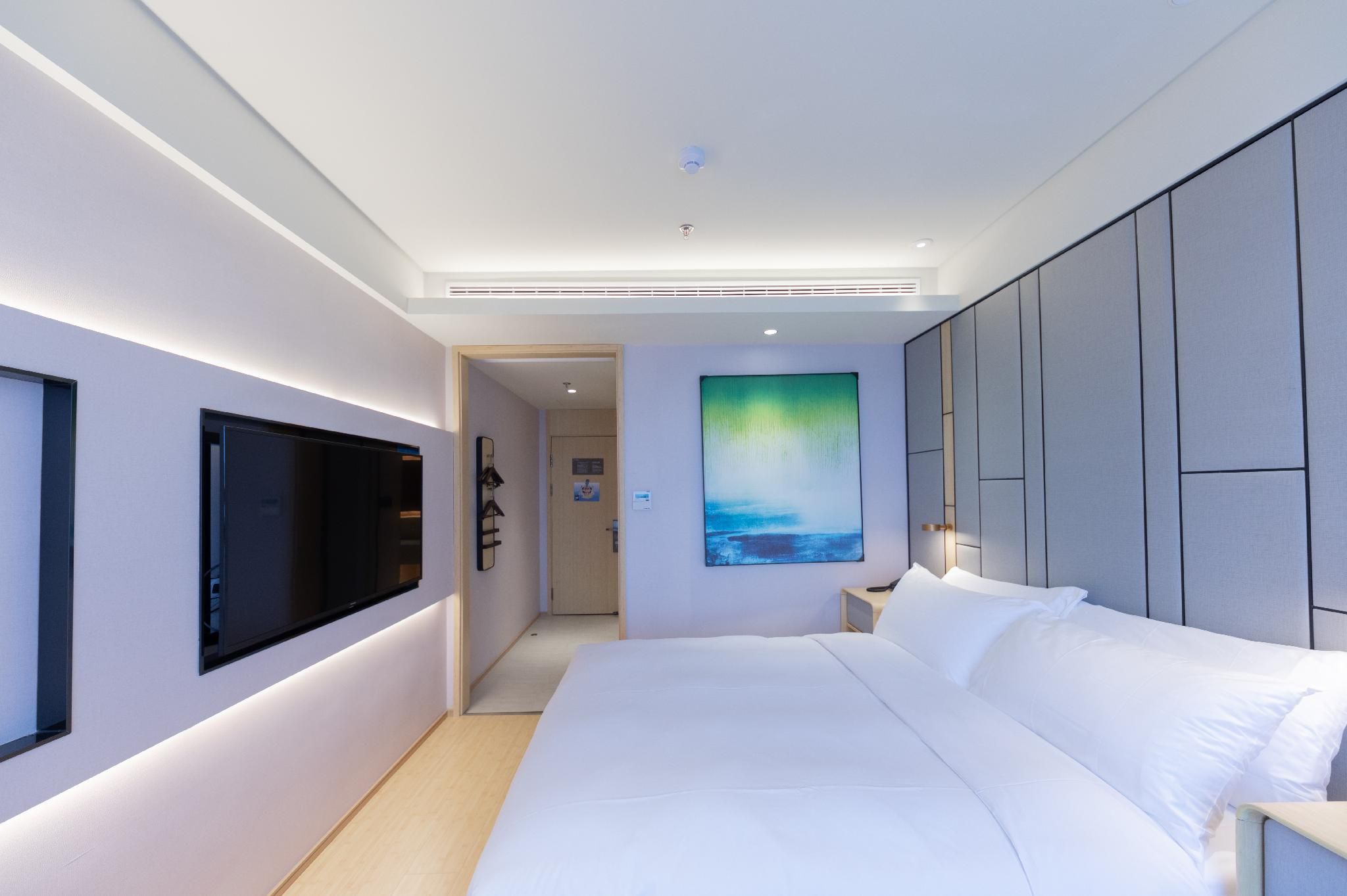 Huazhu - Room With Bed