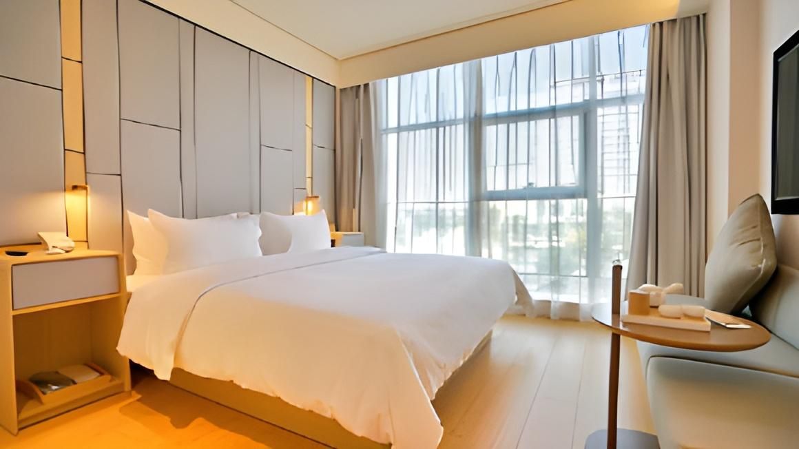 Huazhu - Room With Bed