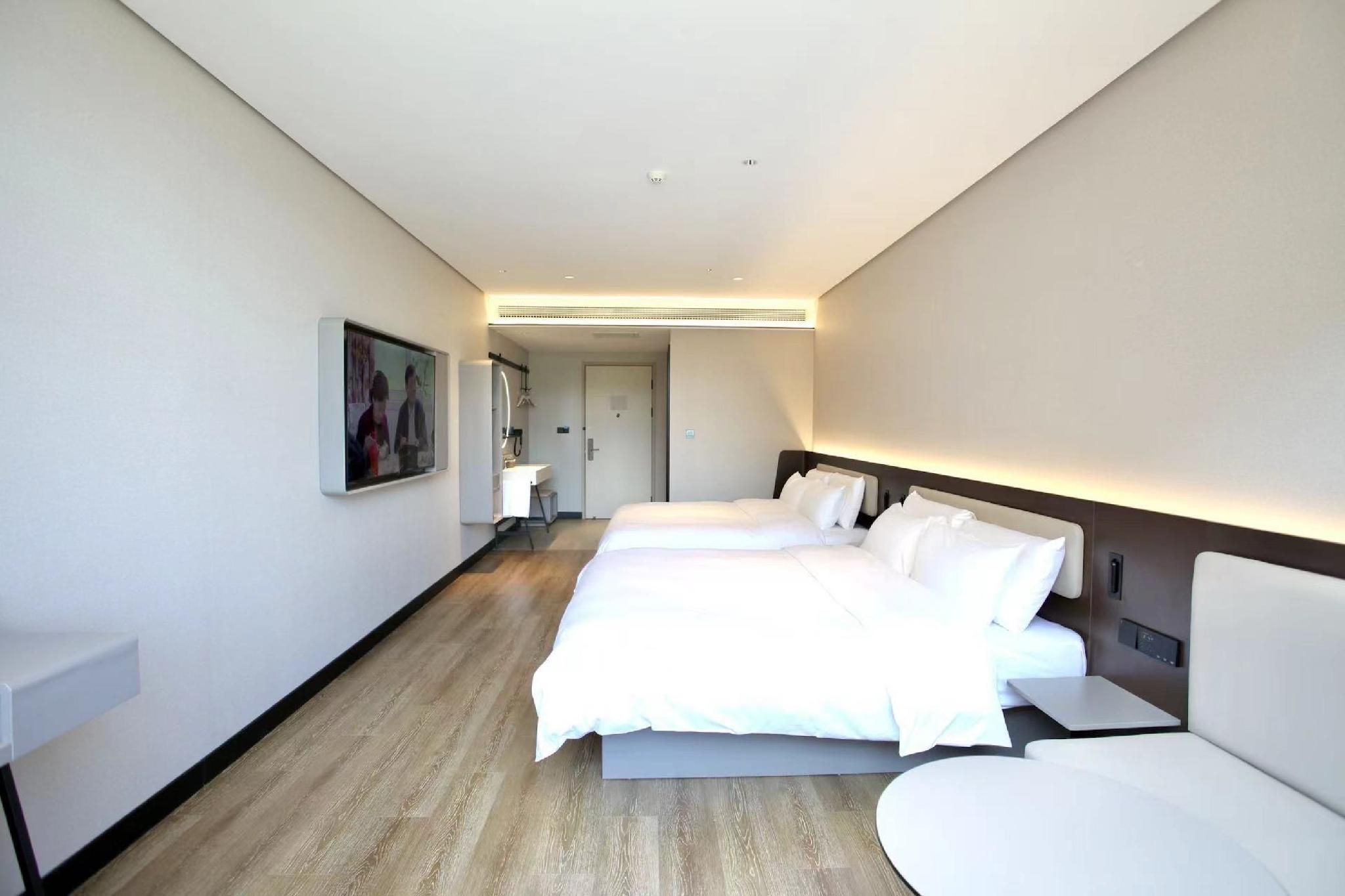 Deluxe Family Room, Guest room