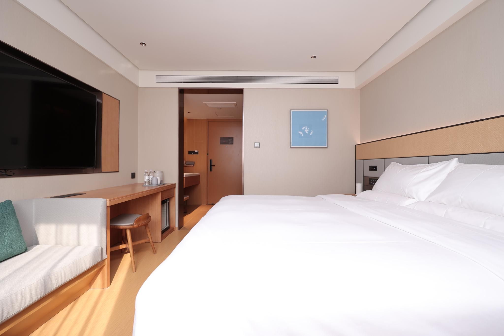 Business Queen Bed Room