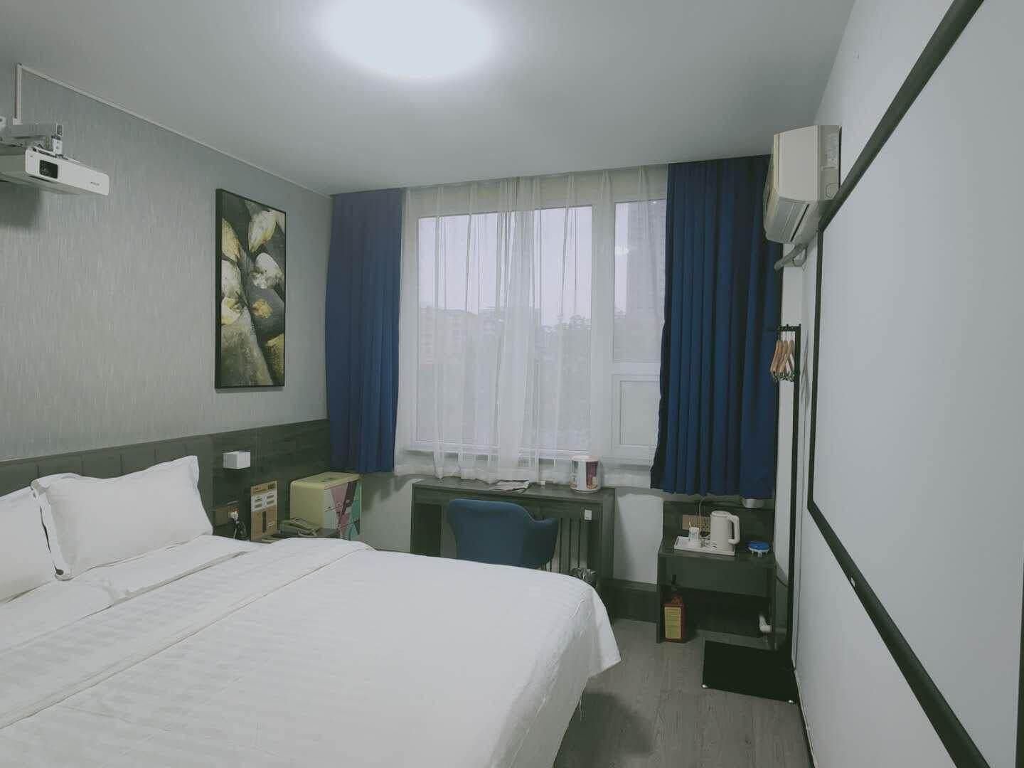 WH - Feature 1 Bed Room
