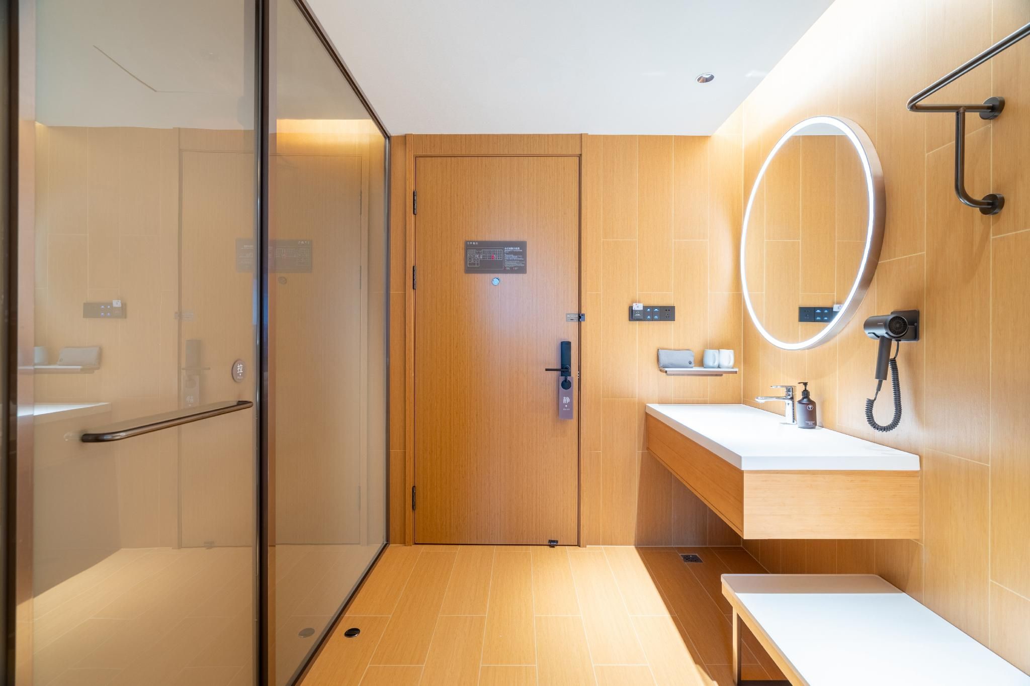 Huazhu - Superior Twin