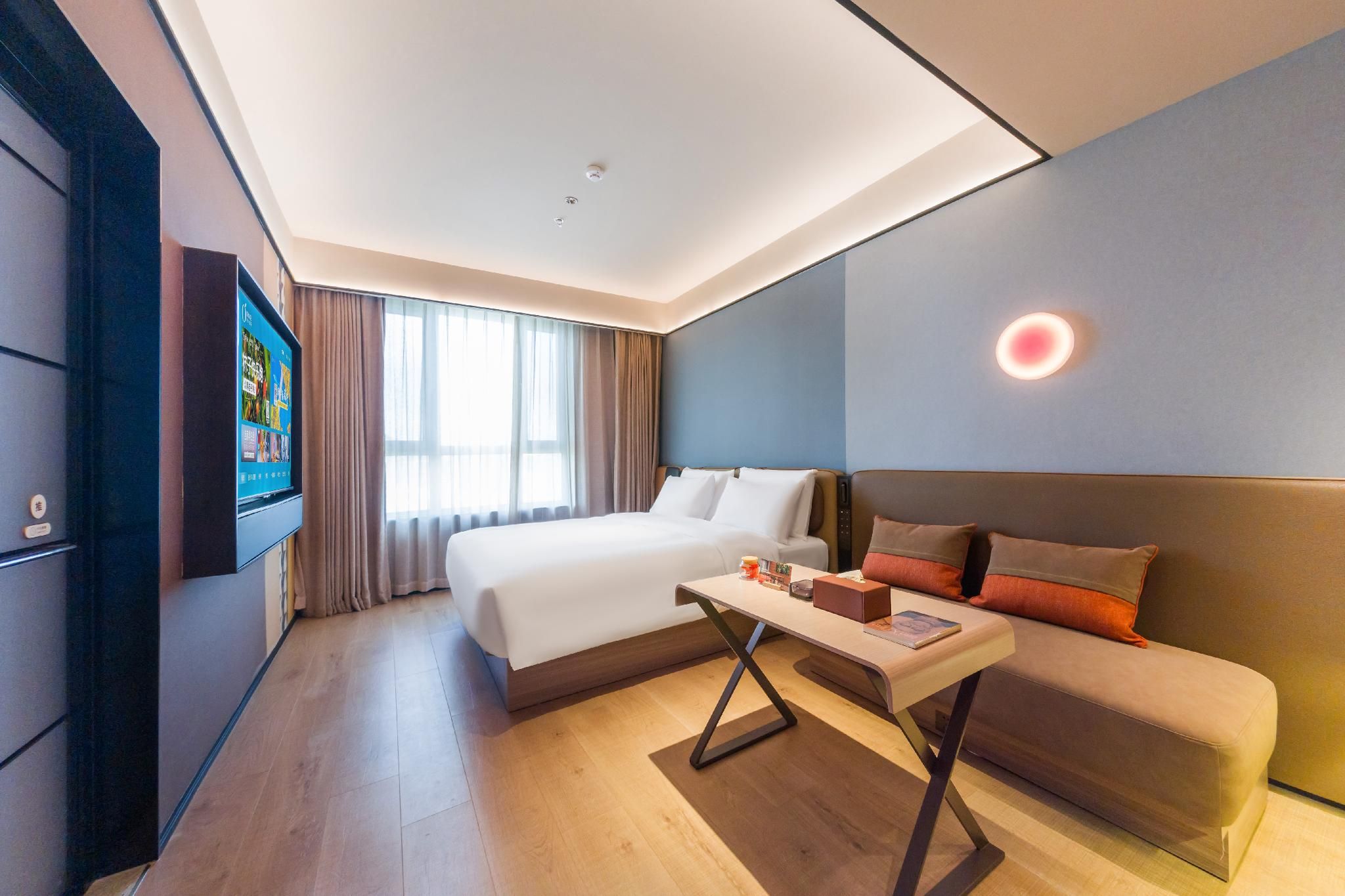 Queen Superior Room