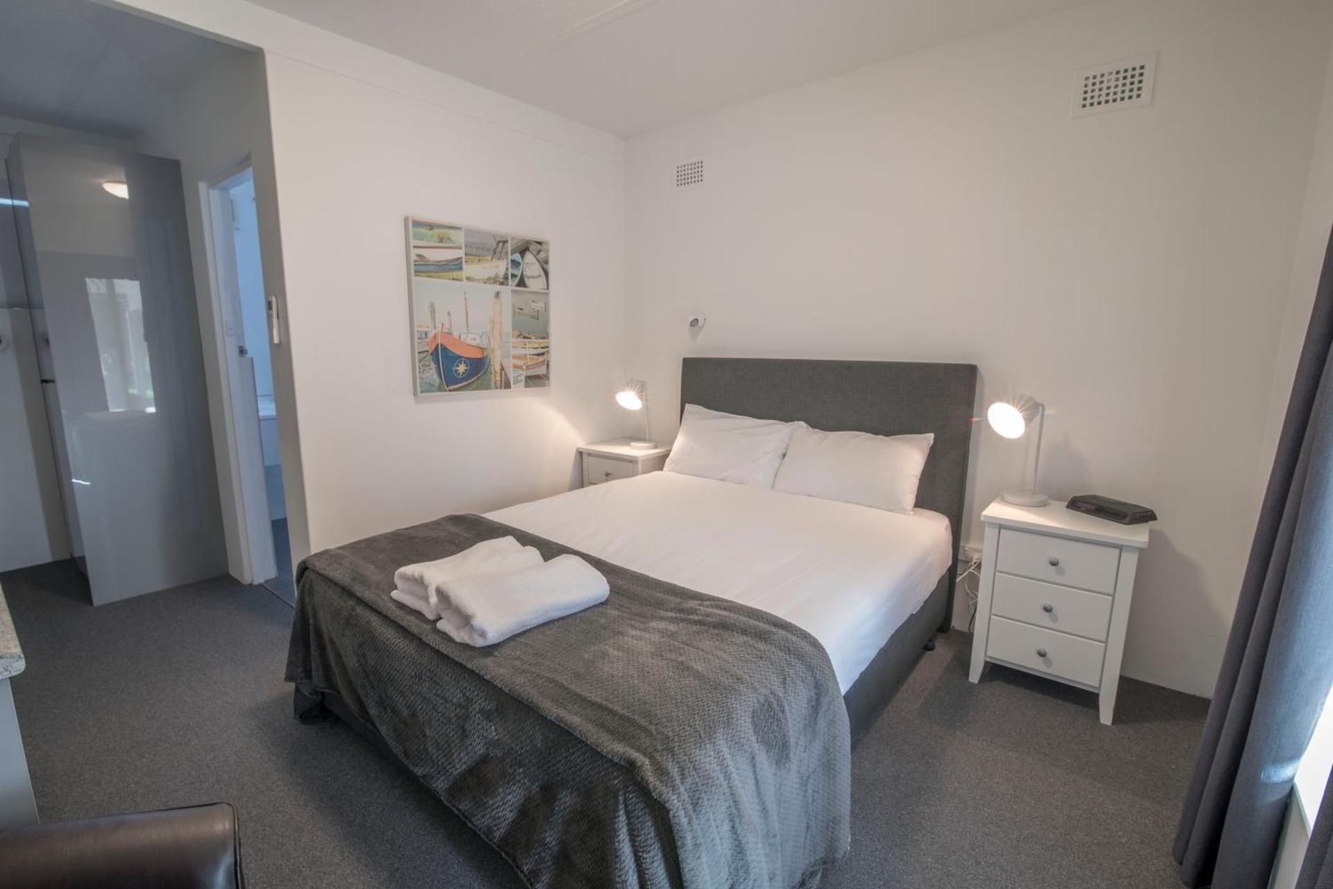 Standard Queen Room