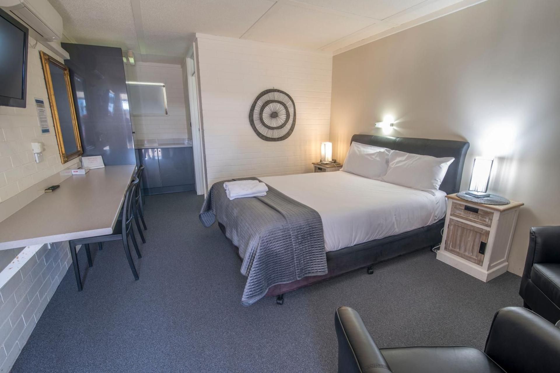 Standard Queen Room