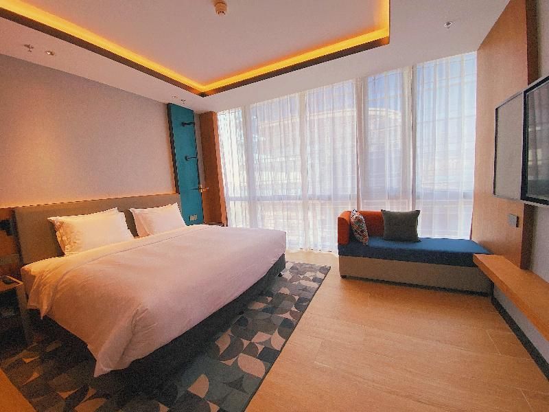 1 King Bed Standard