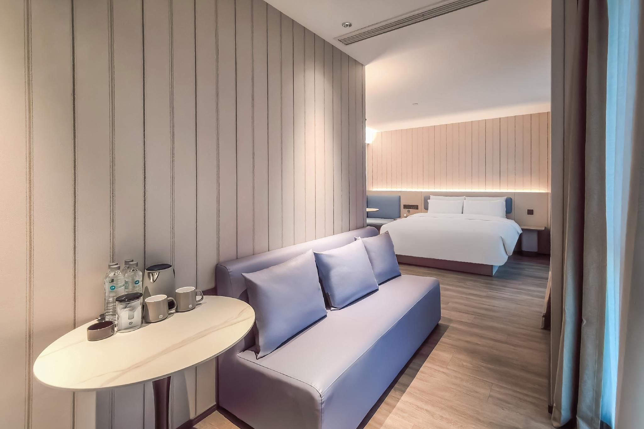 Business Queen Bed Room