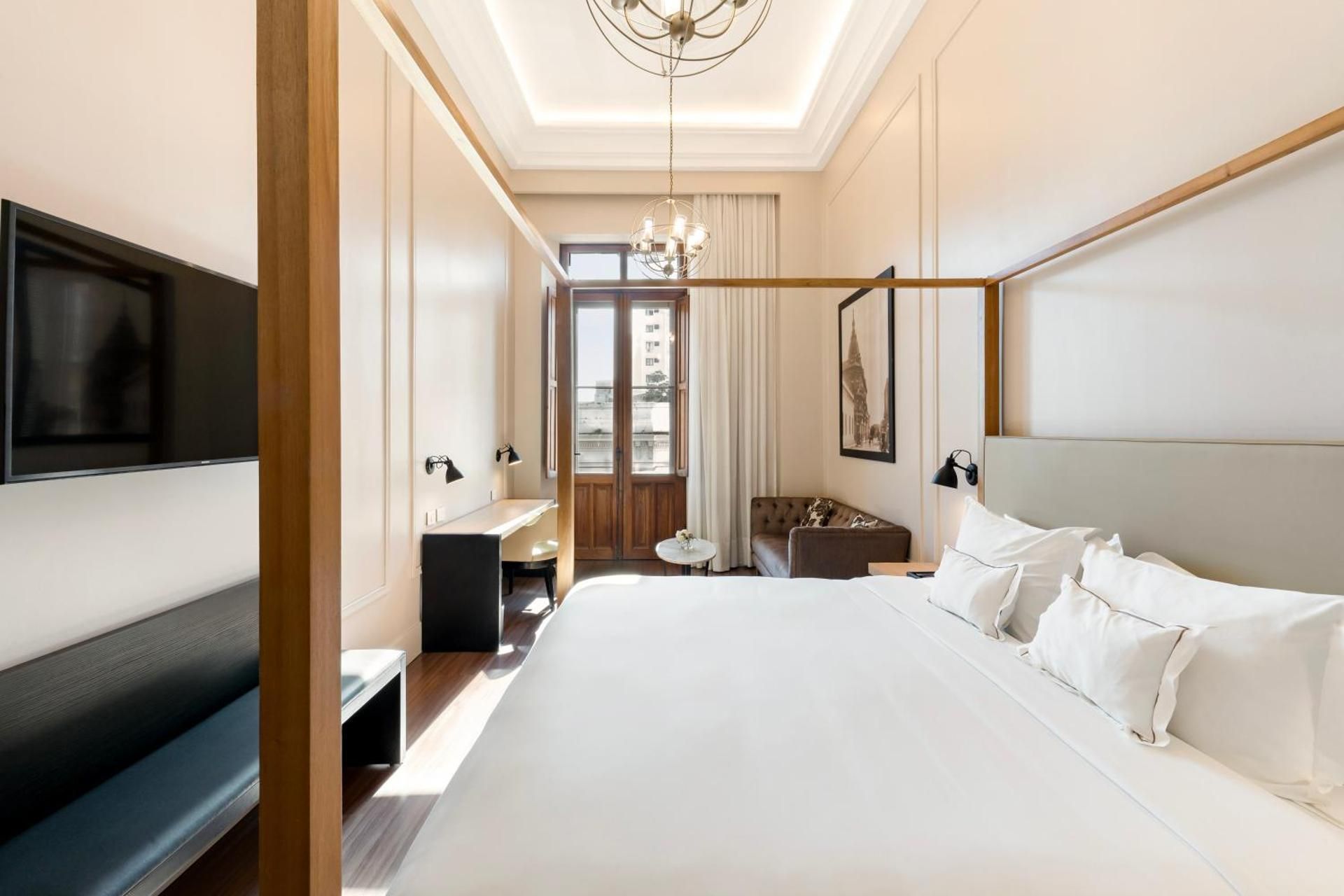 1 KING 1 BEDROOM- SUITE