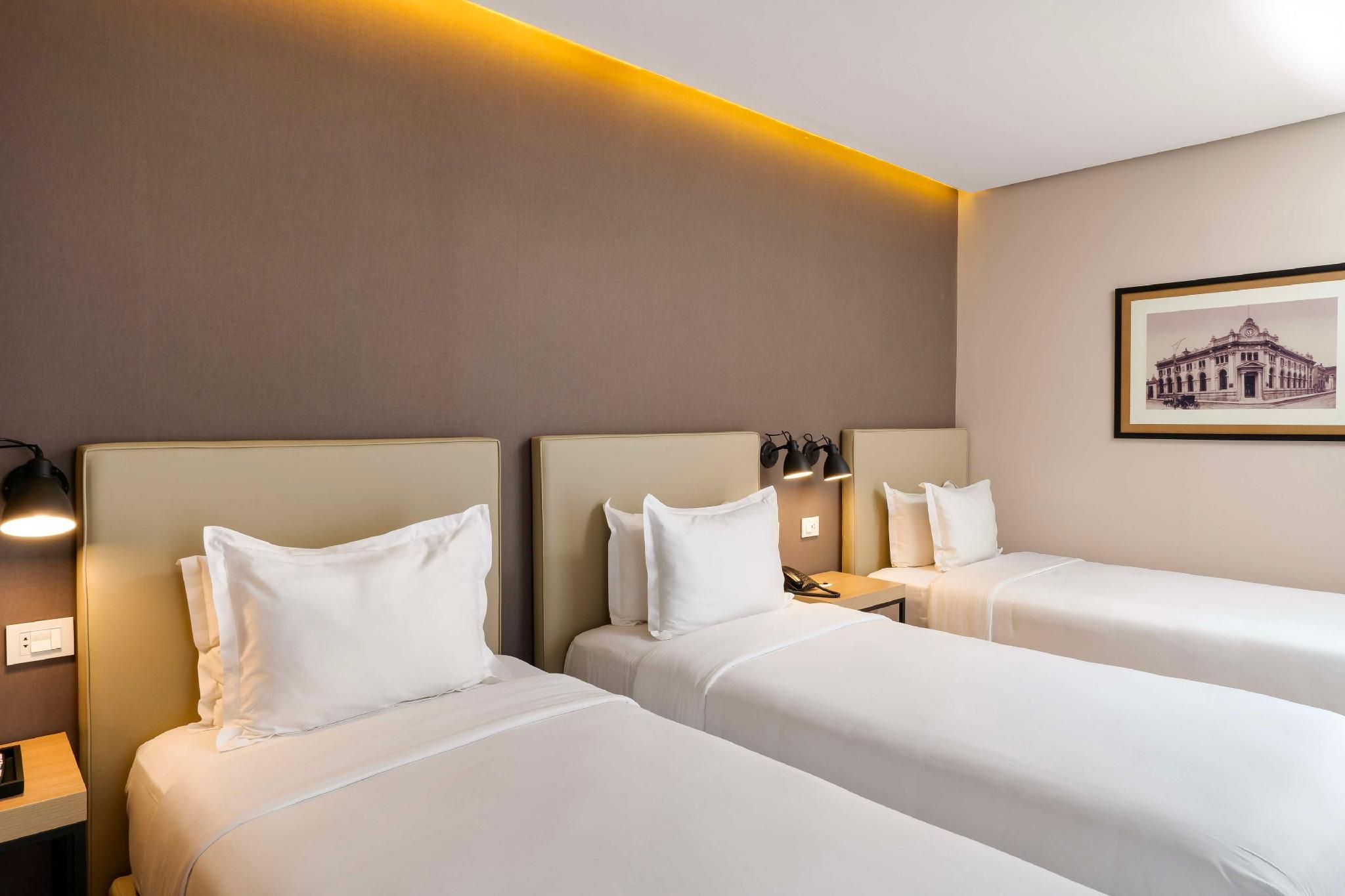 3 TWIN BEDS- FLEXIBLE BEDDING CONFIGURATION