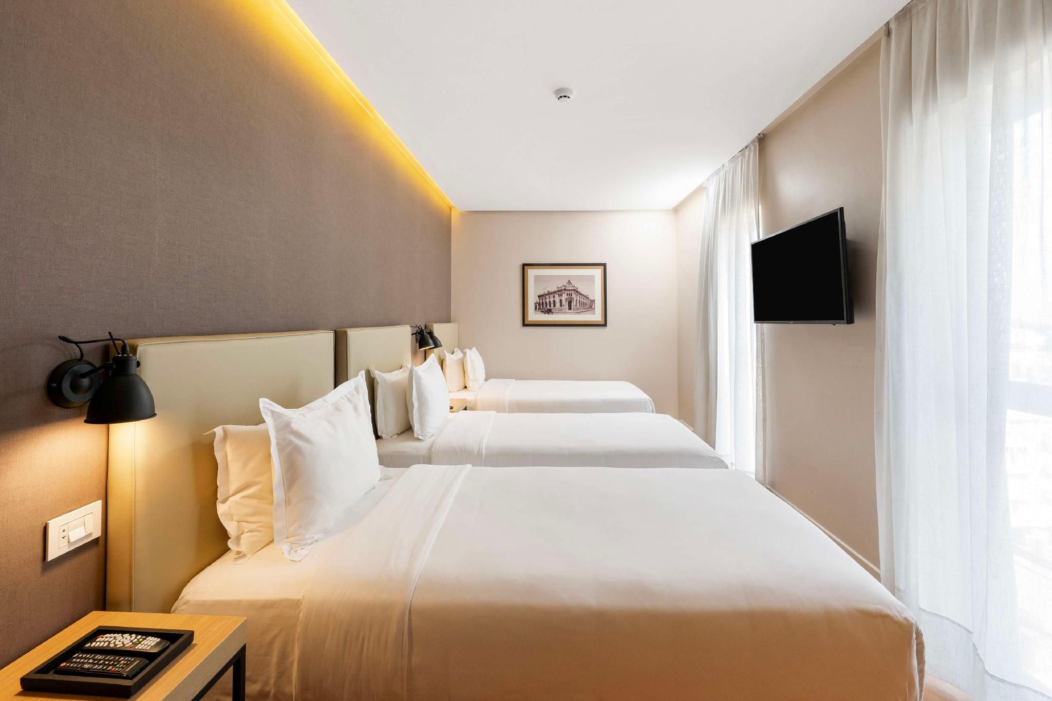 3 TWIN BEDS- FLEXIBLE BEDDING CONFIGURATION