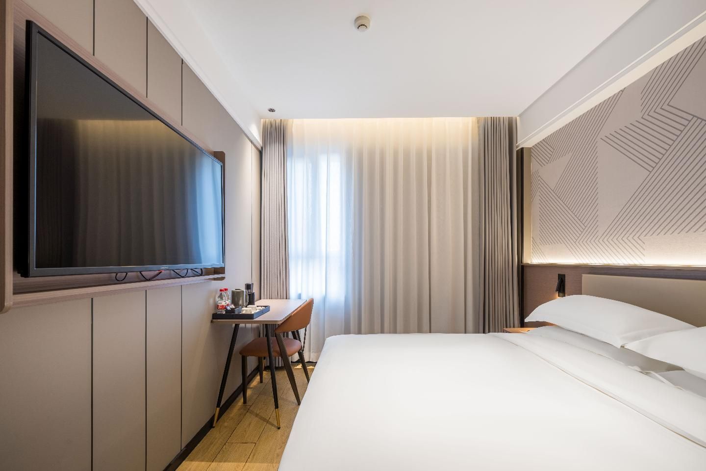 Dossen - Standard Bed Room