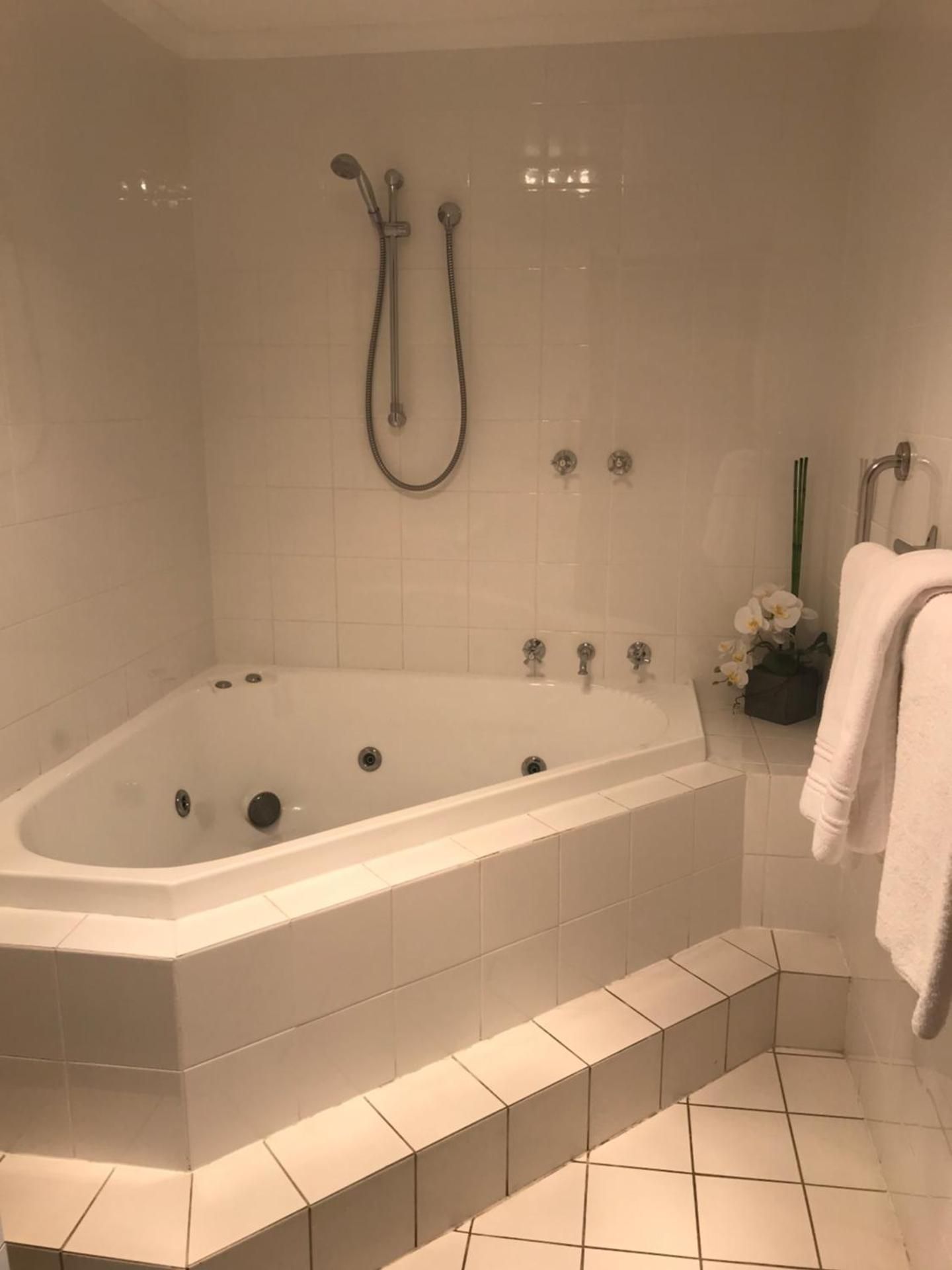 King Studio with Spa Bath