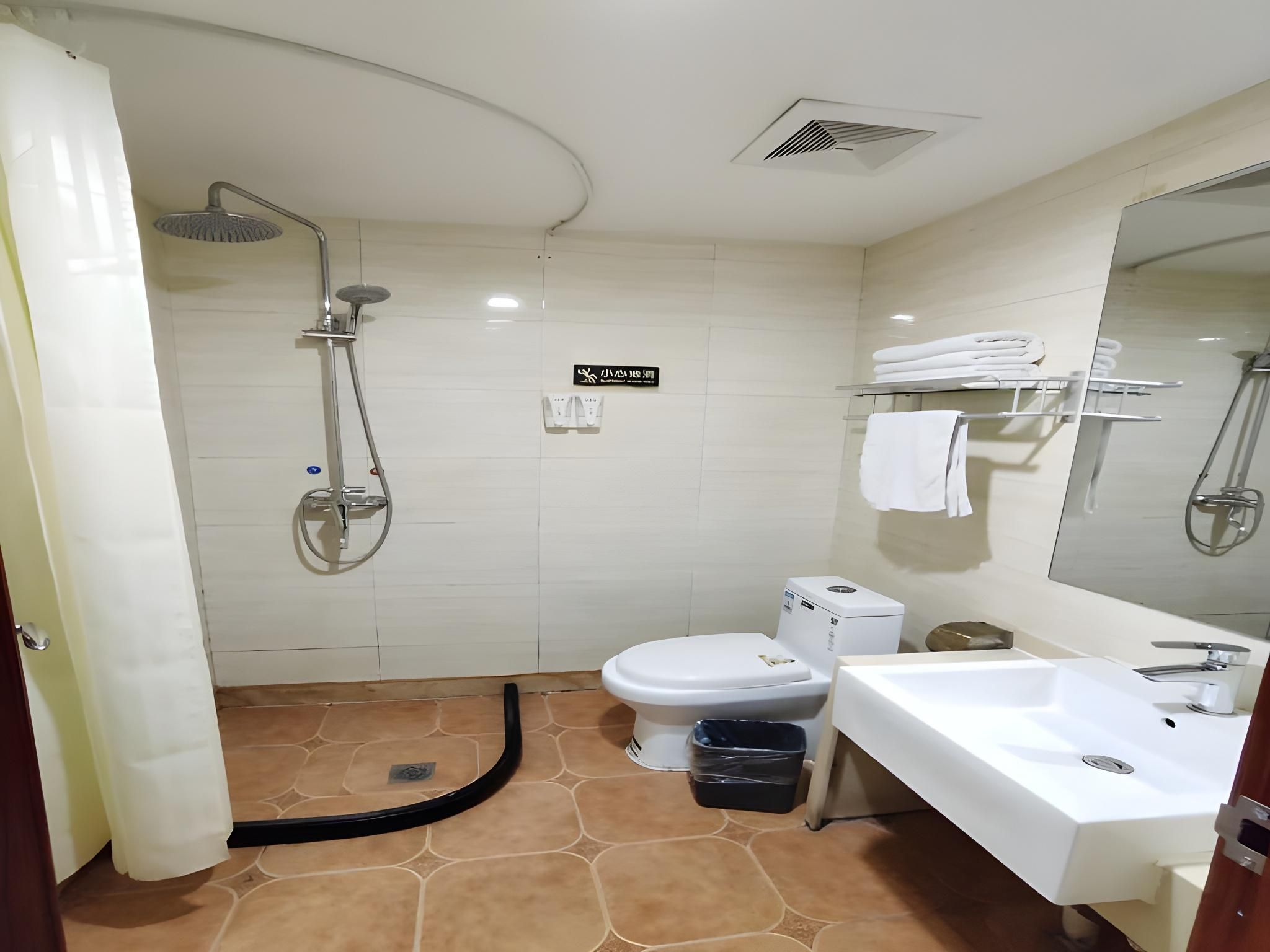 Business Queen Room