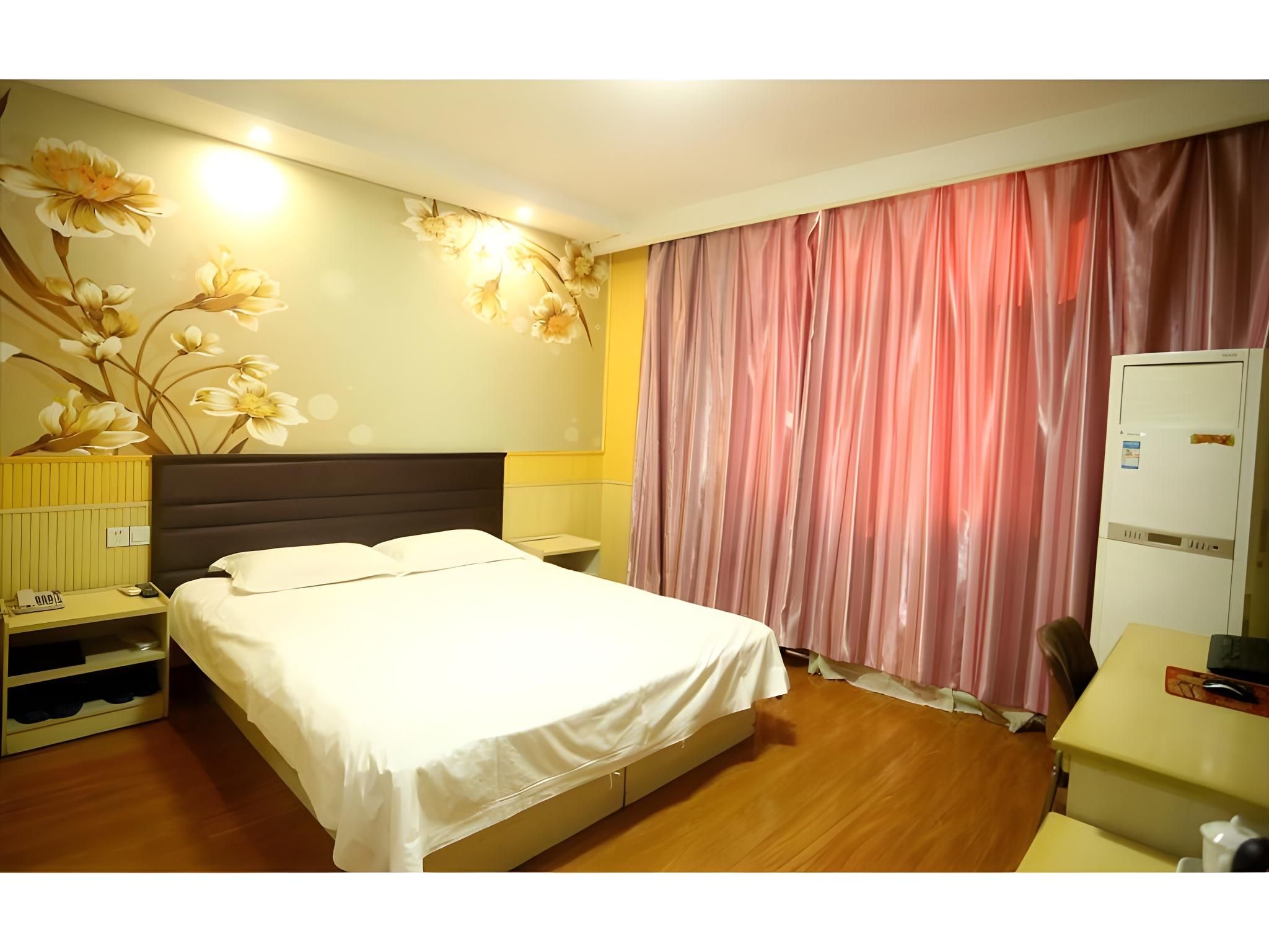 Business Queen Room