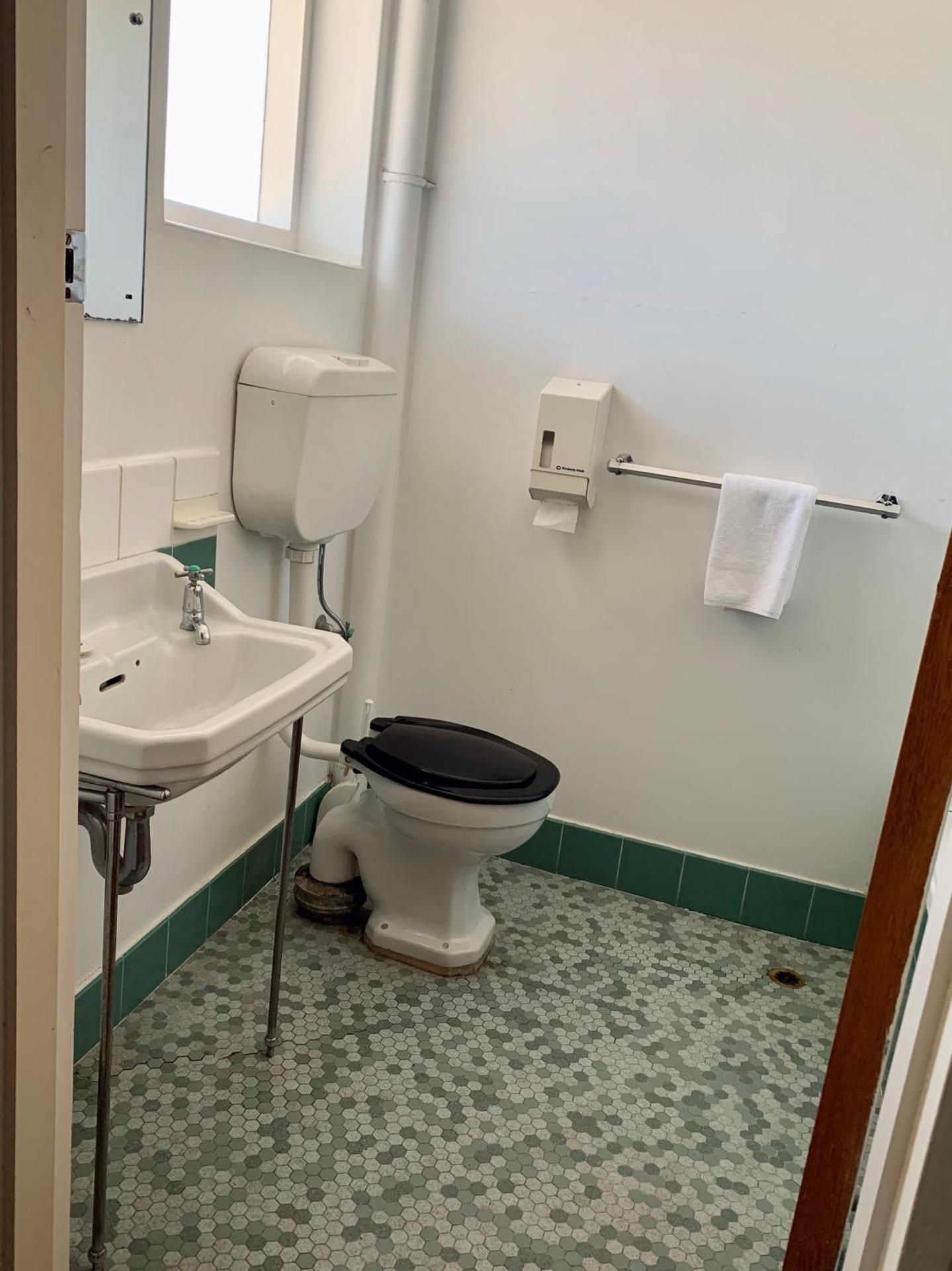 Twin Room with Private Bathroom