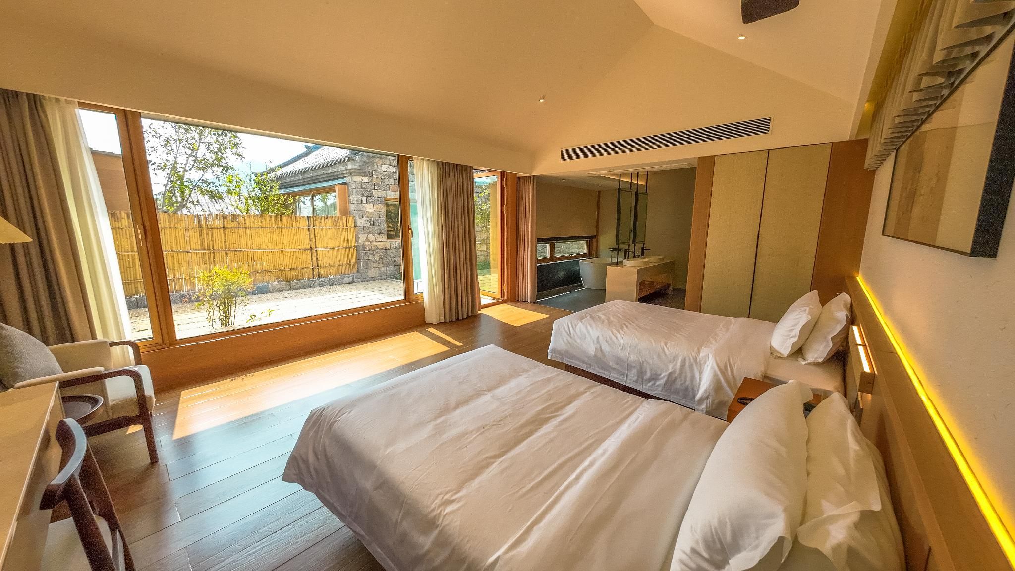 Guest Room - Twin Beds