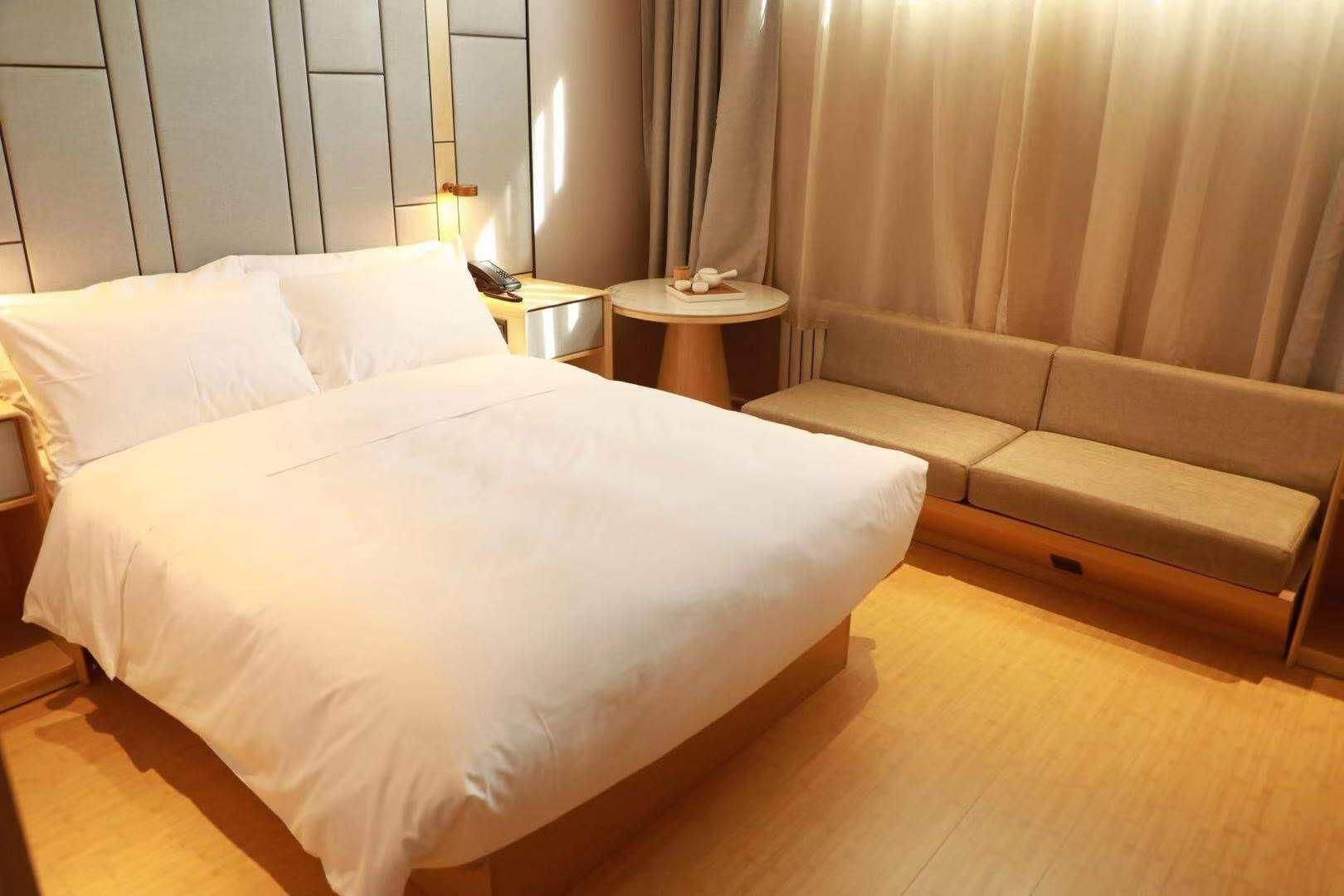 Huazhu - Room With Bed