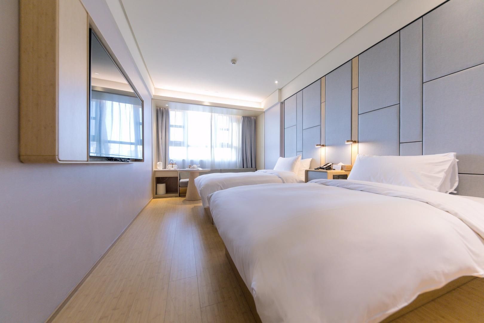 Huazhu - Superior Twin