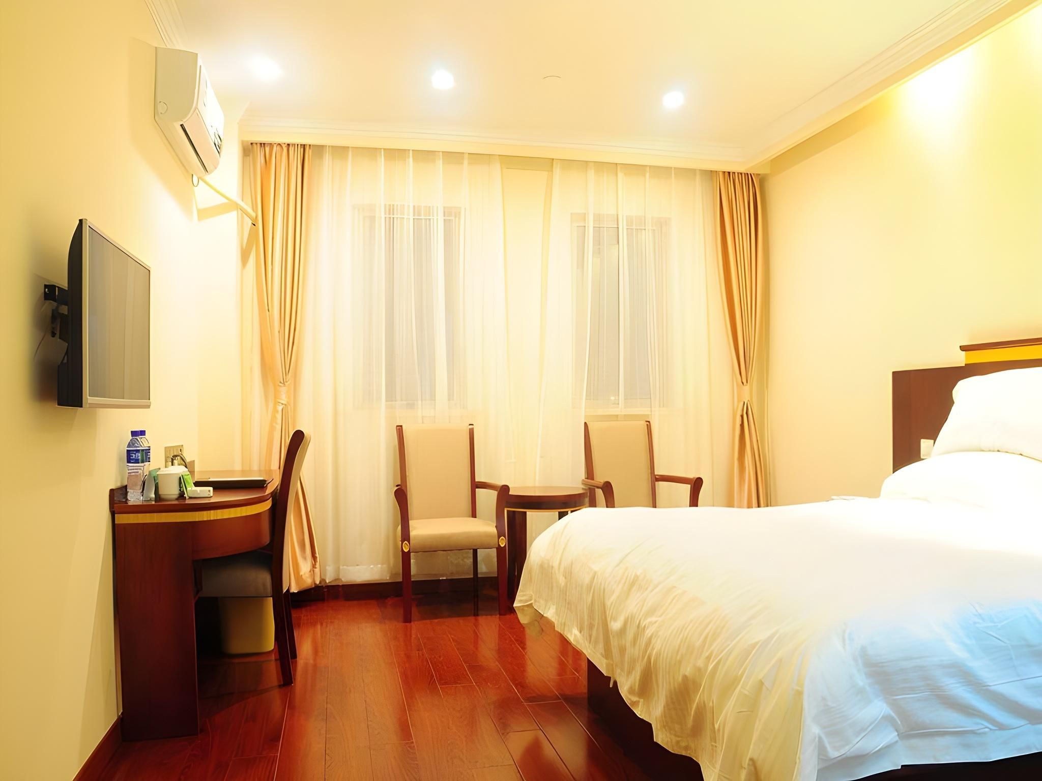 GTR - Guest Room with One 1.8M Bed
