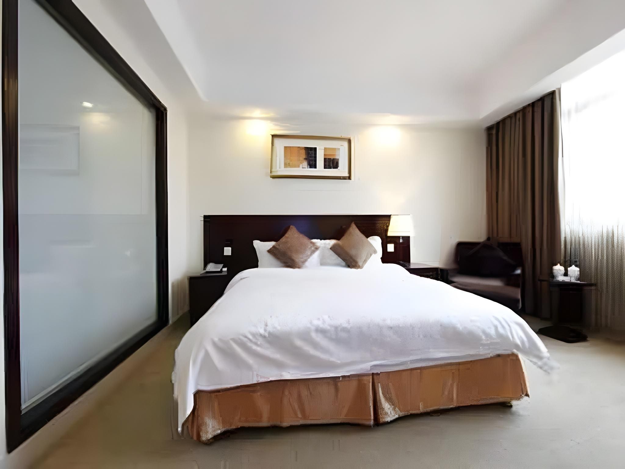 GTR - Guest Room with One 1.8M Bed