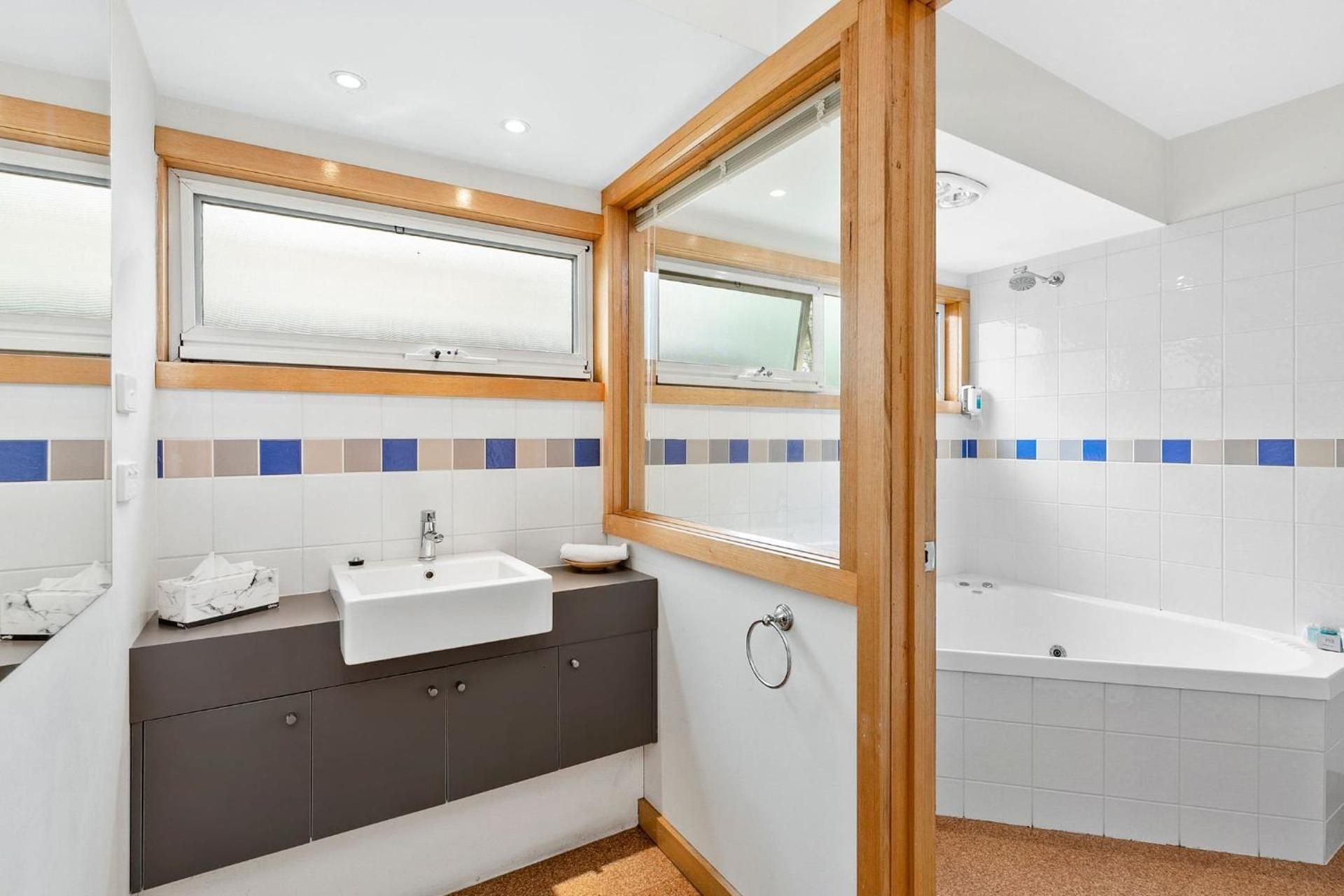 Luxury Suite with Spa Bath