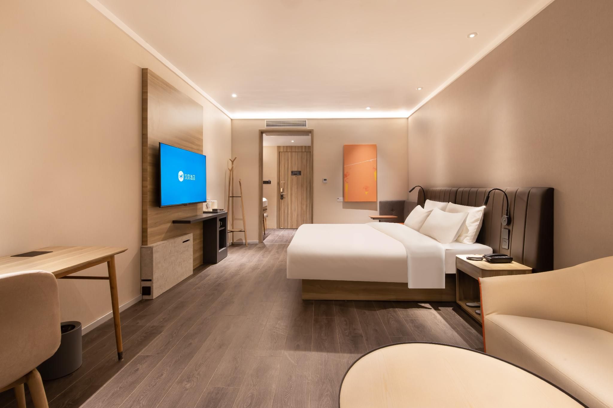 Queen Superior Room