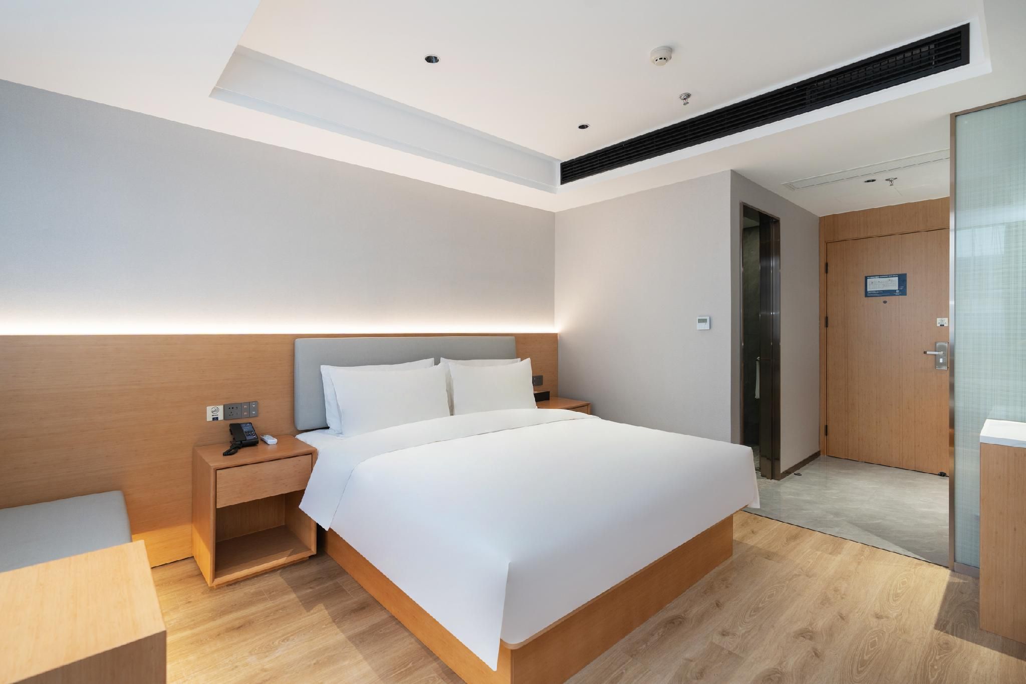 Huazhu - Superior BedRoom
