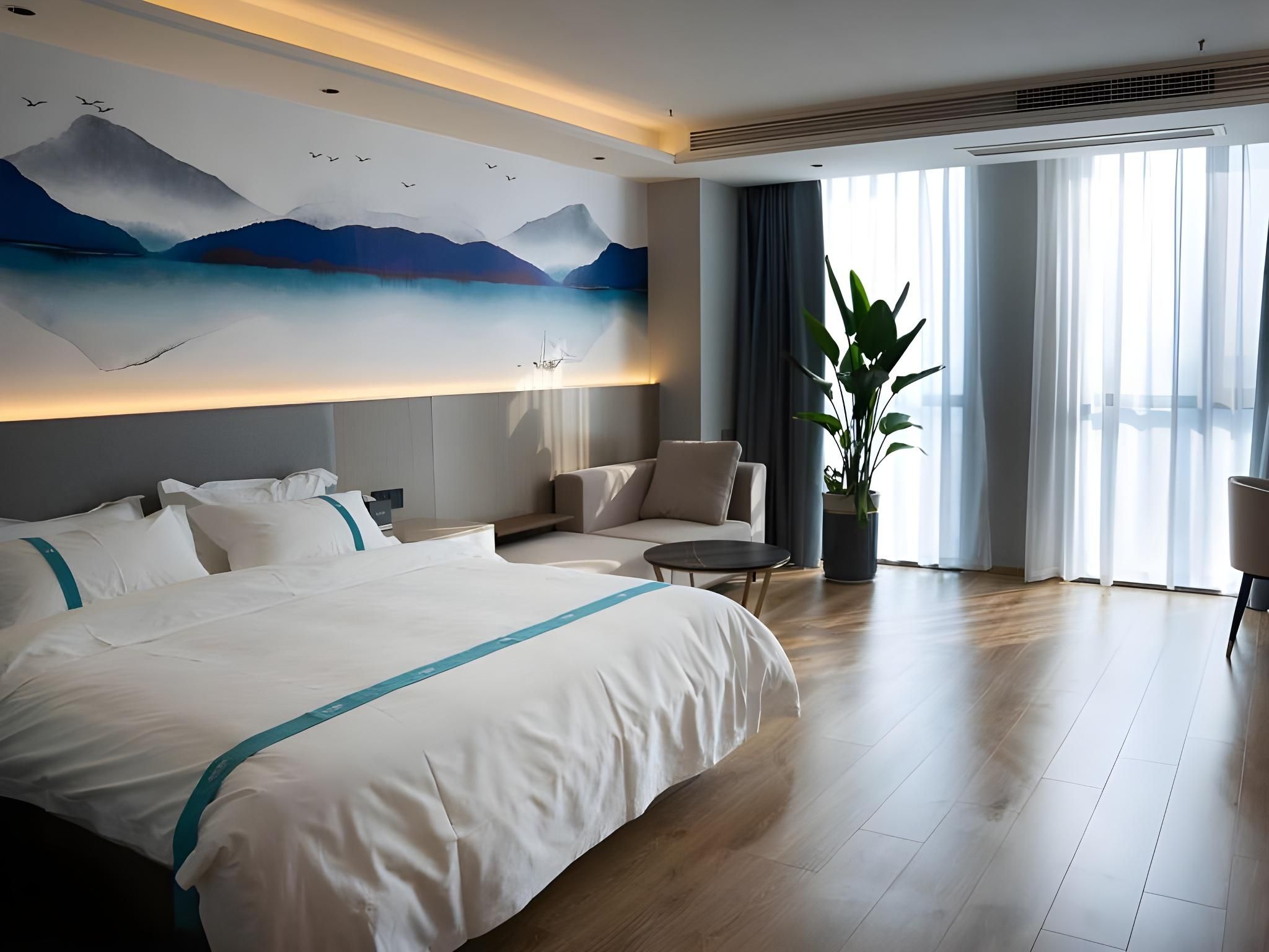 Queen Room with View