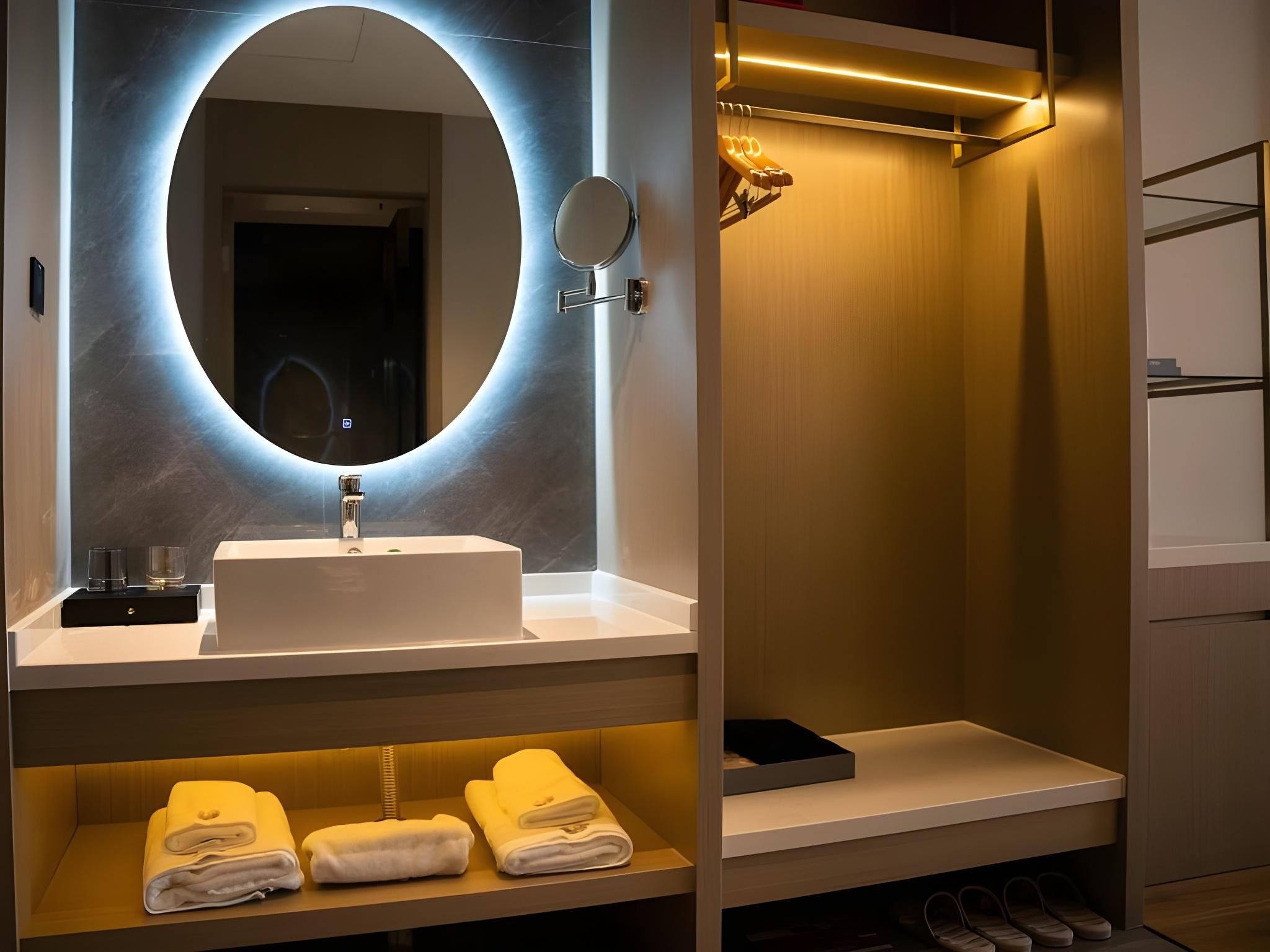 Feature Queen Room
