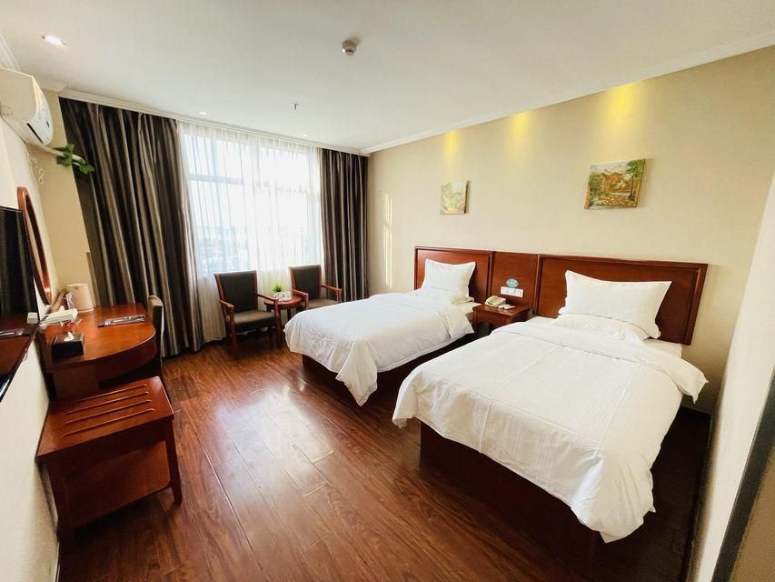 GTI - Guest Room, Chess