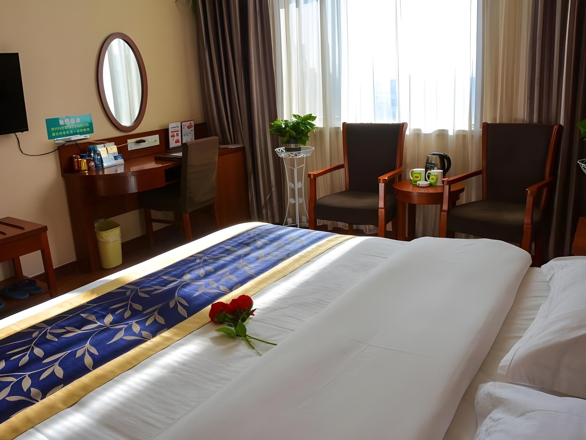 Business Queen Room