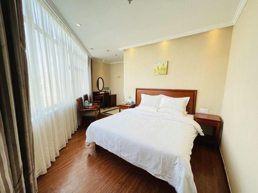 GTI - Guest Room, Chess